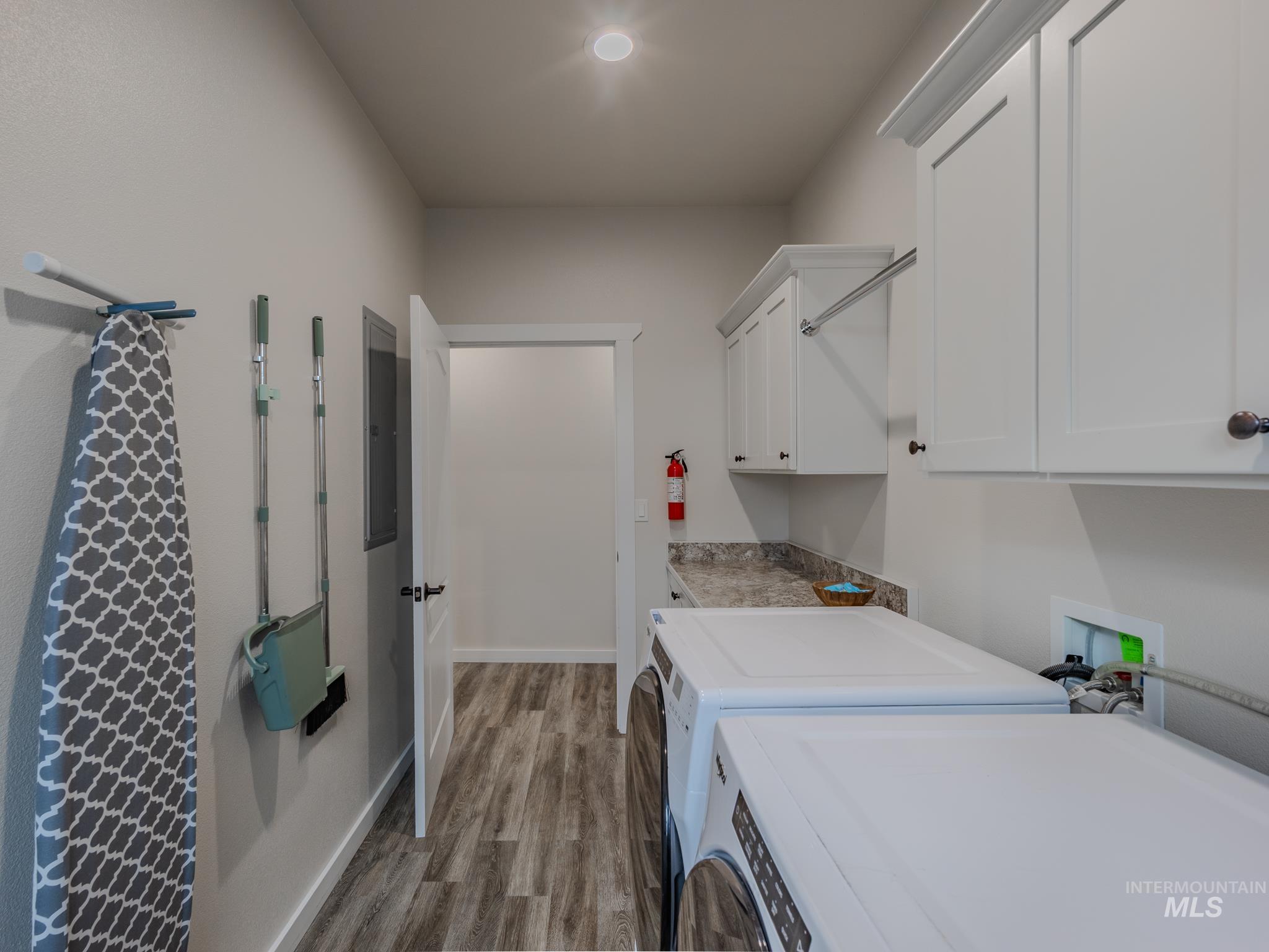 668 Powerline Road Property Photo 27