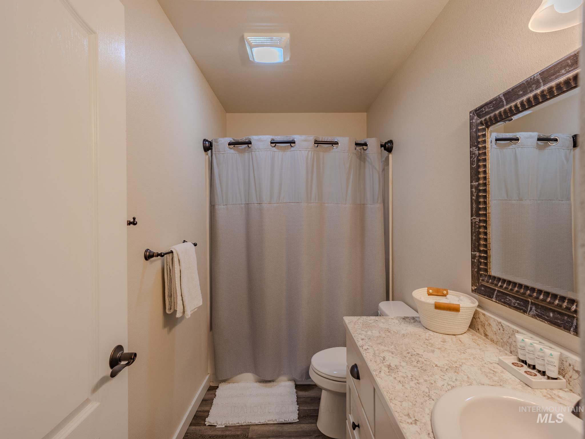 668 Powerline Road Property Photo 43