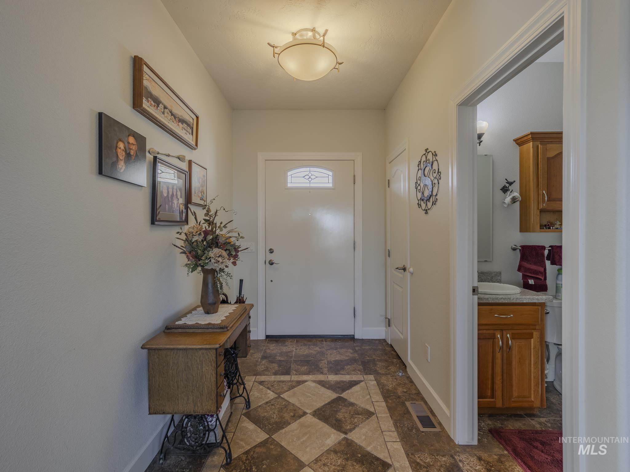 659 Reservation Line Rd Property Photo 12