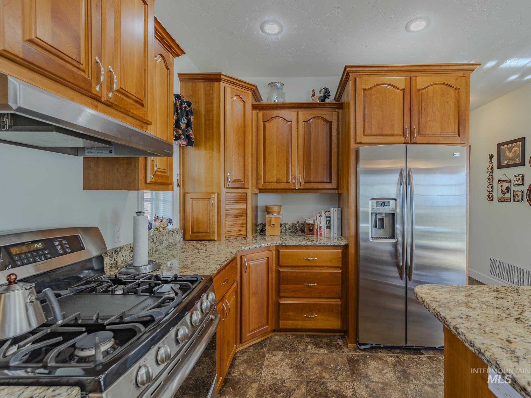 659 Reservation Line Rd Property Photo 16