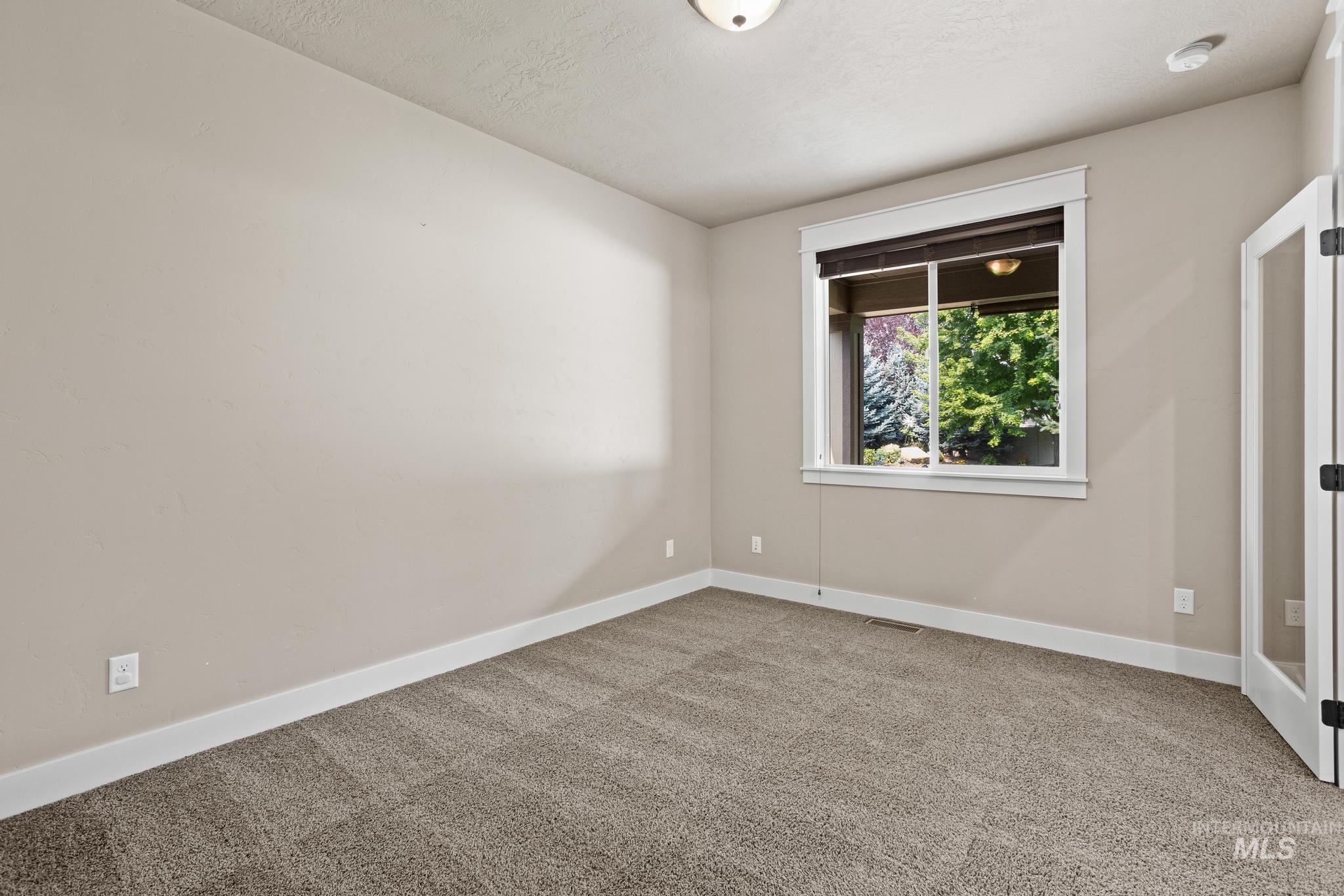 3640 E Granger Dr Property Photo 21