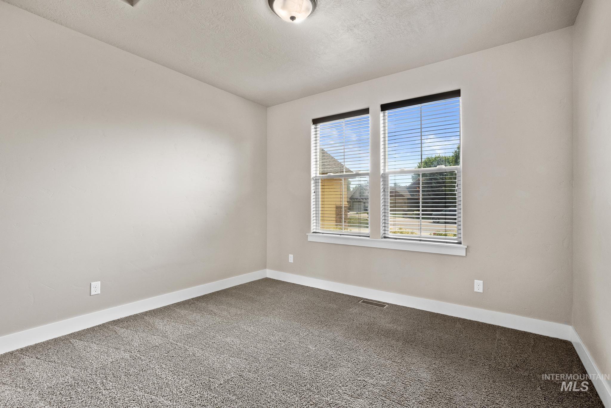 3640 E Granger Dr Property Photo 32