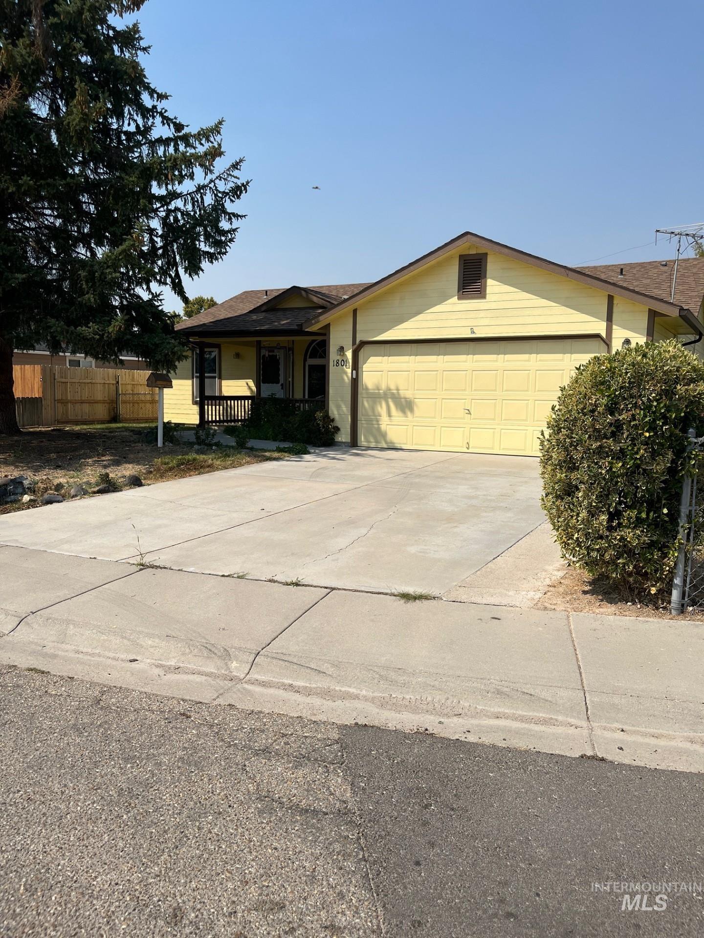1801 Silver Dr Property Photo 1