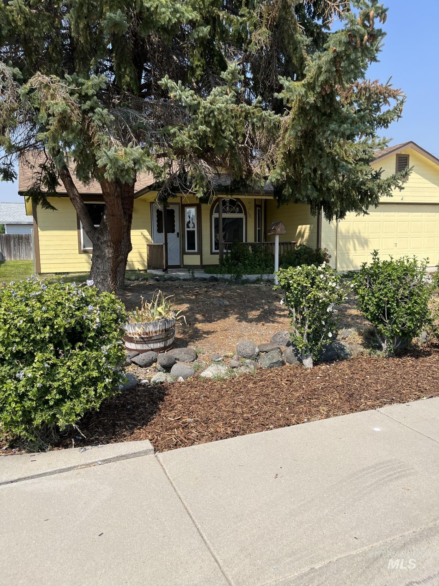 1801 Silver Dr Property Photo 2