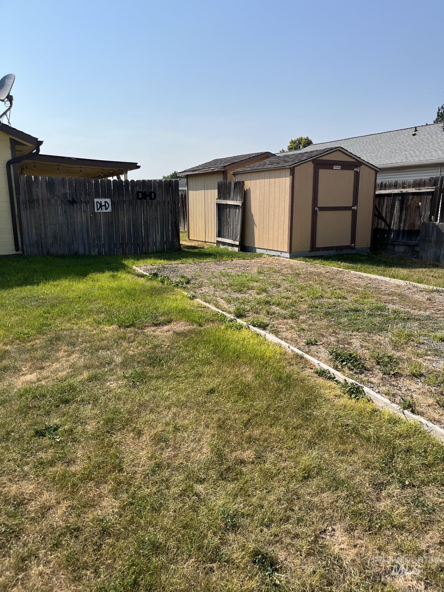 1801 Silver Dr Property Photo 3