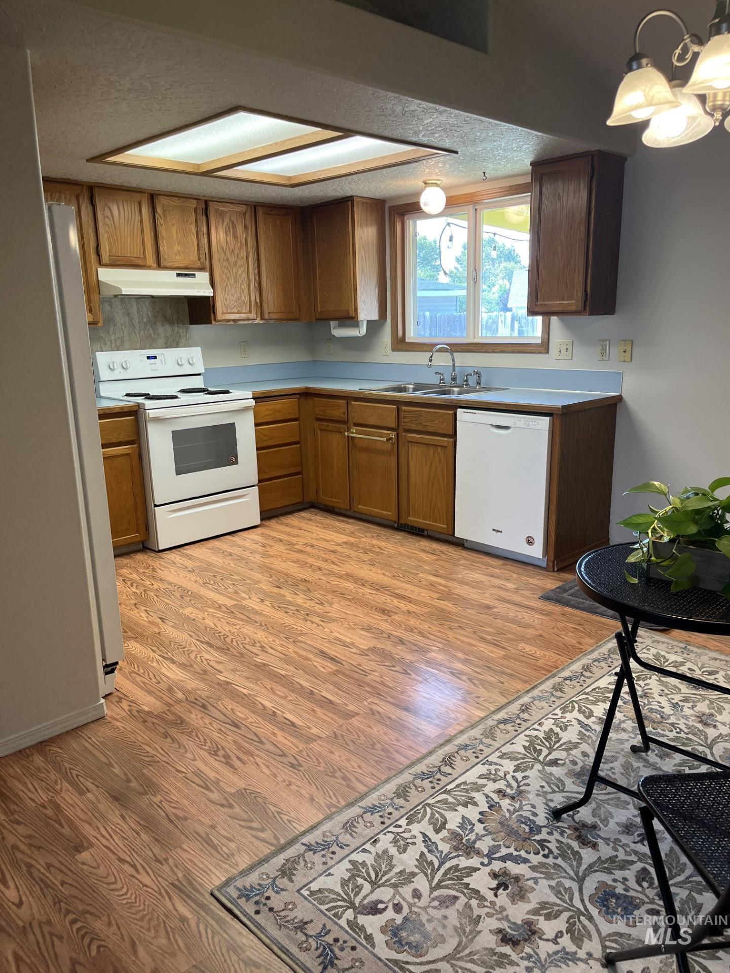 1801 Silver Dr Property Photo 6