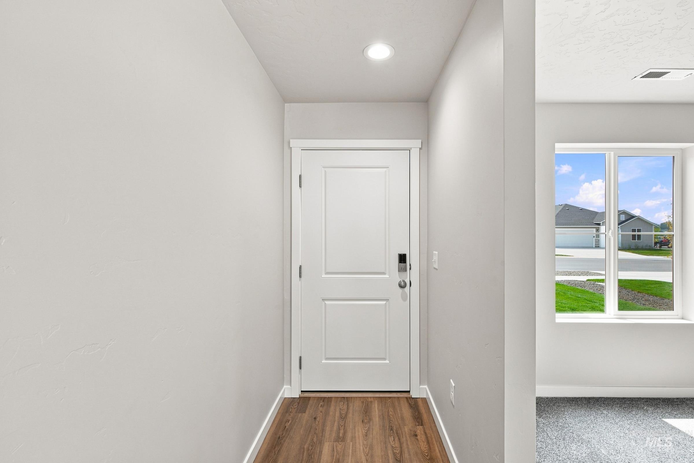 1716 Gyrfalcon St Property Photo 2