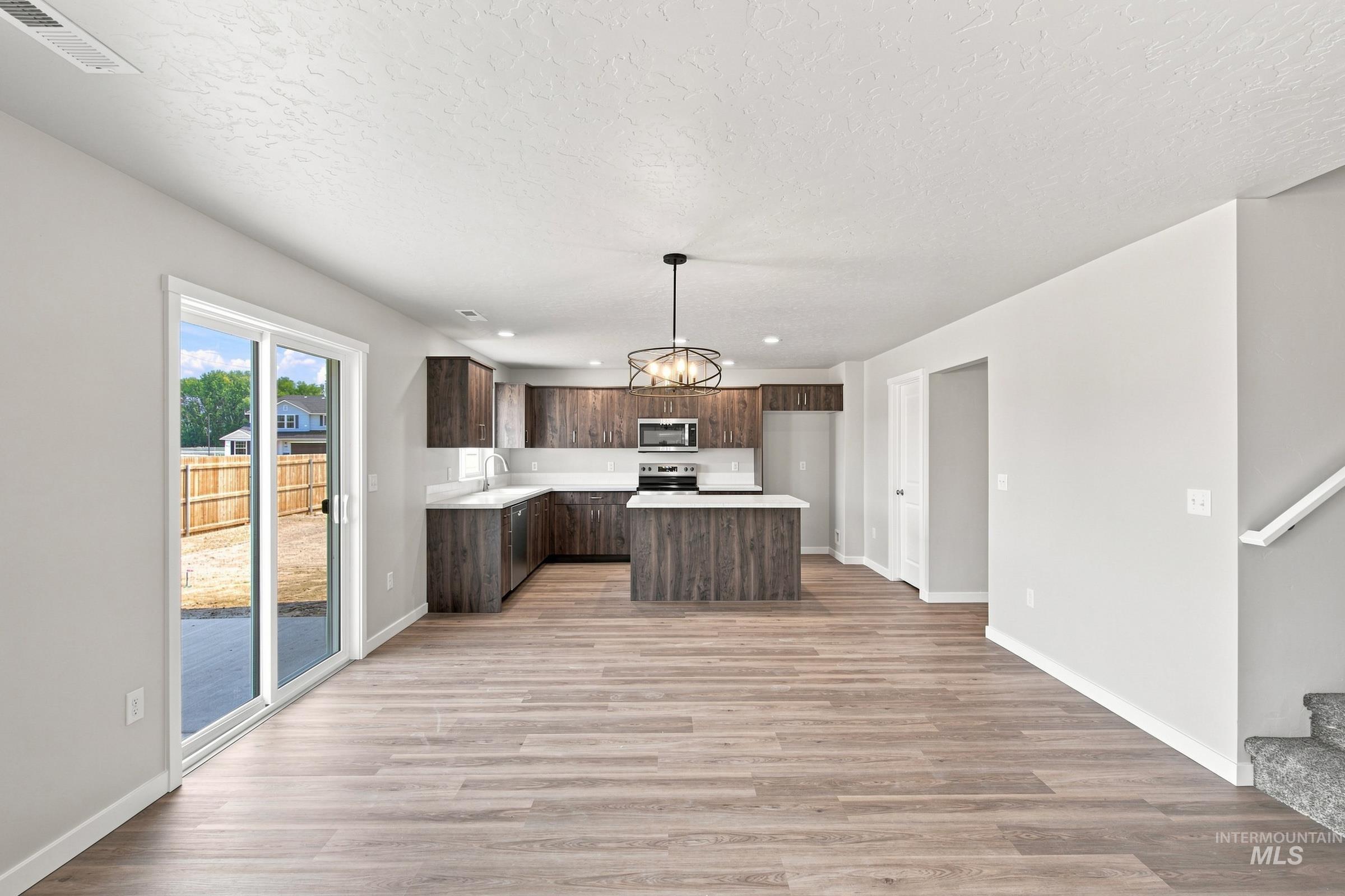 1716 Gyrfalcon St Property Photo 8