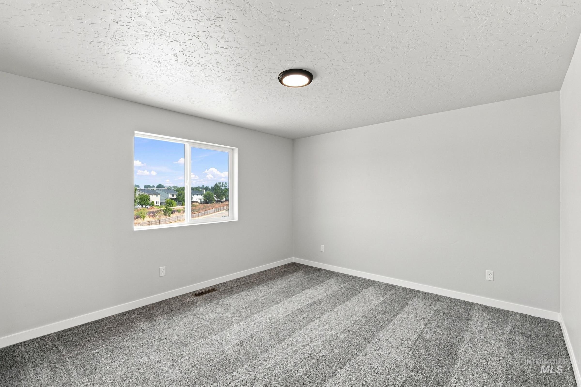 1716 Gyrfalcon St Property Photo 17