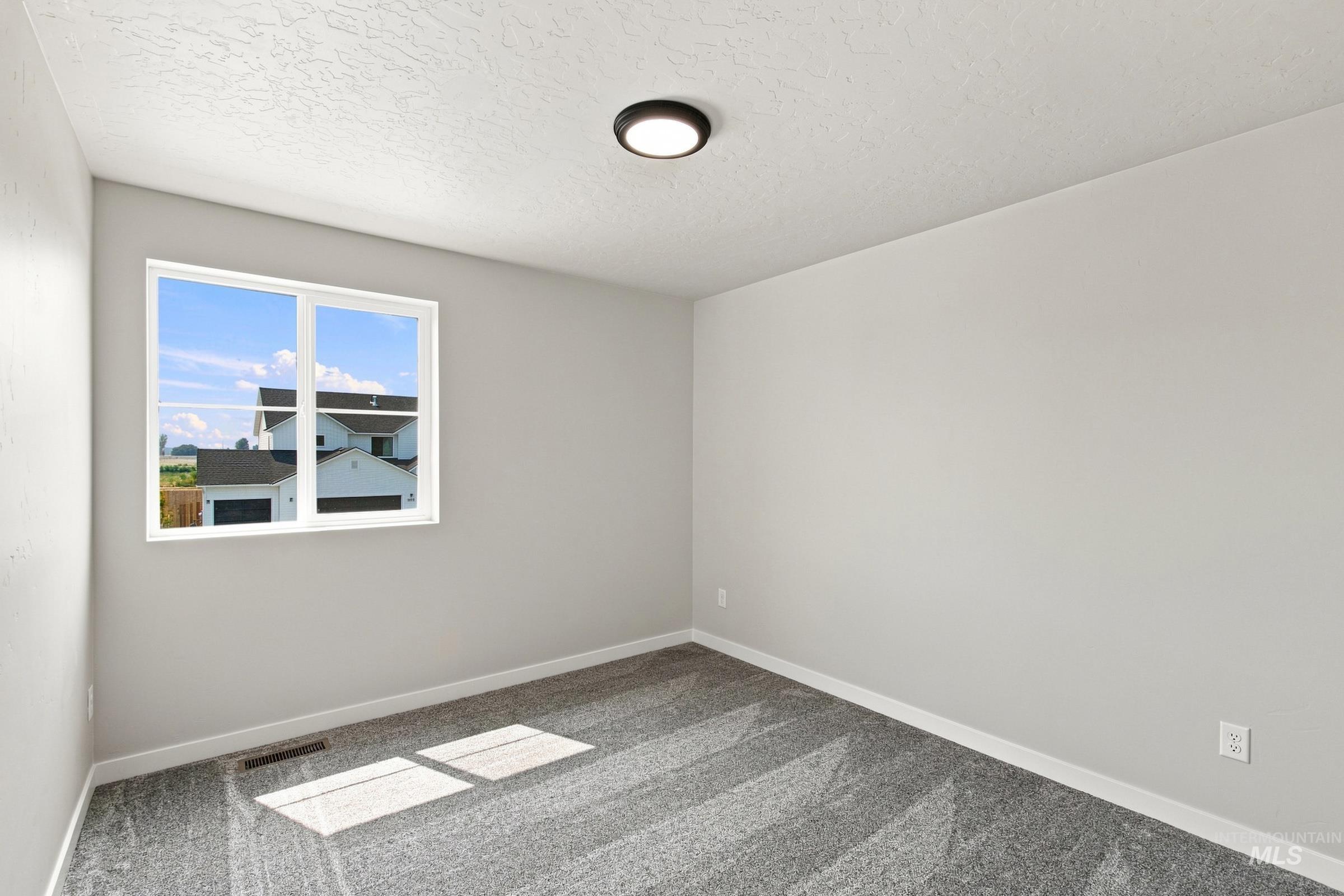 1716 Gyrfalcon St Property Photo 21