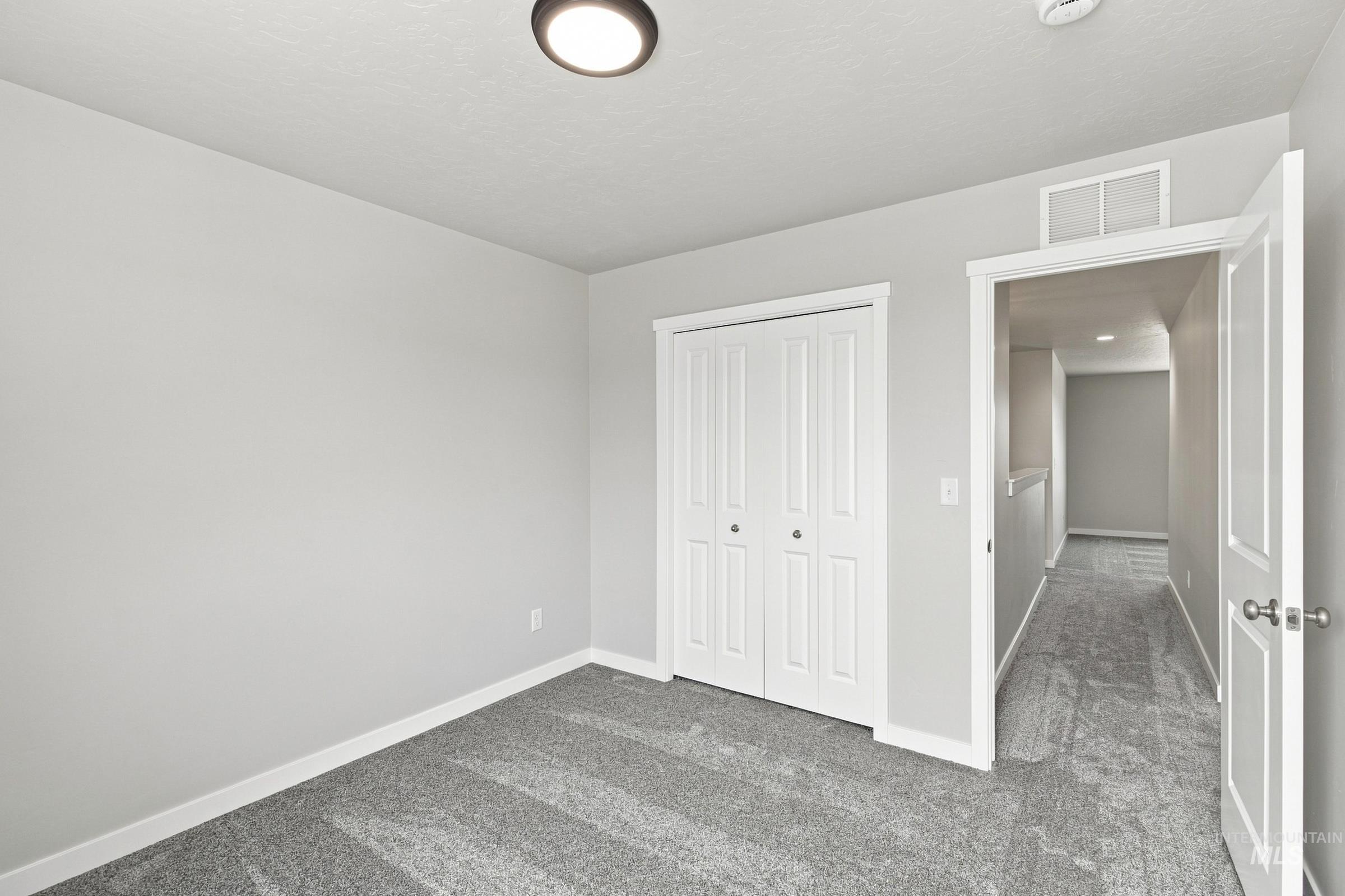 1716 Gyrfalcon St Property Photo 22