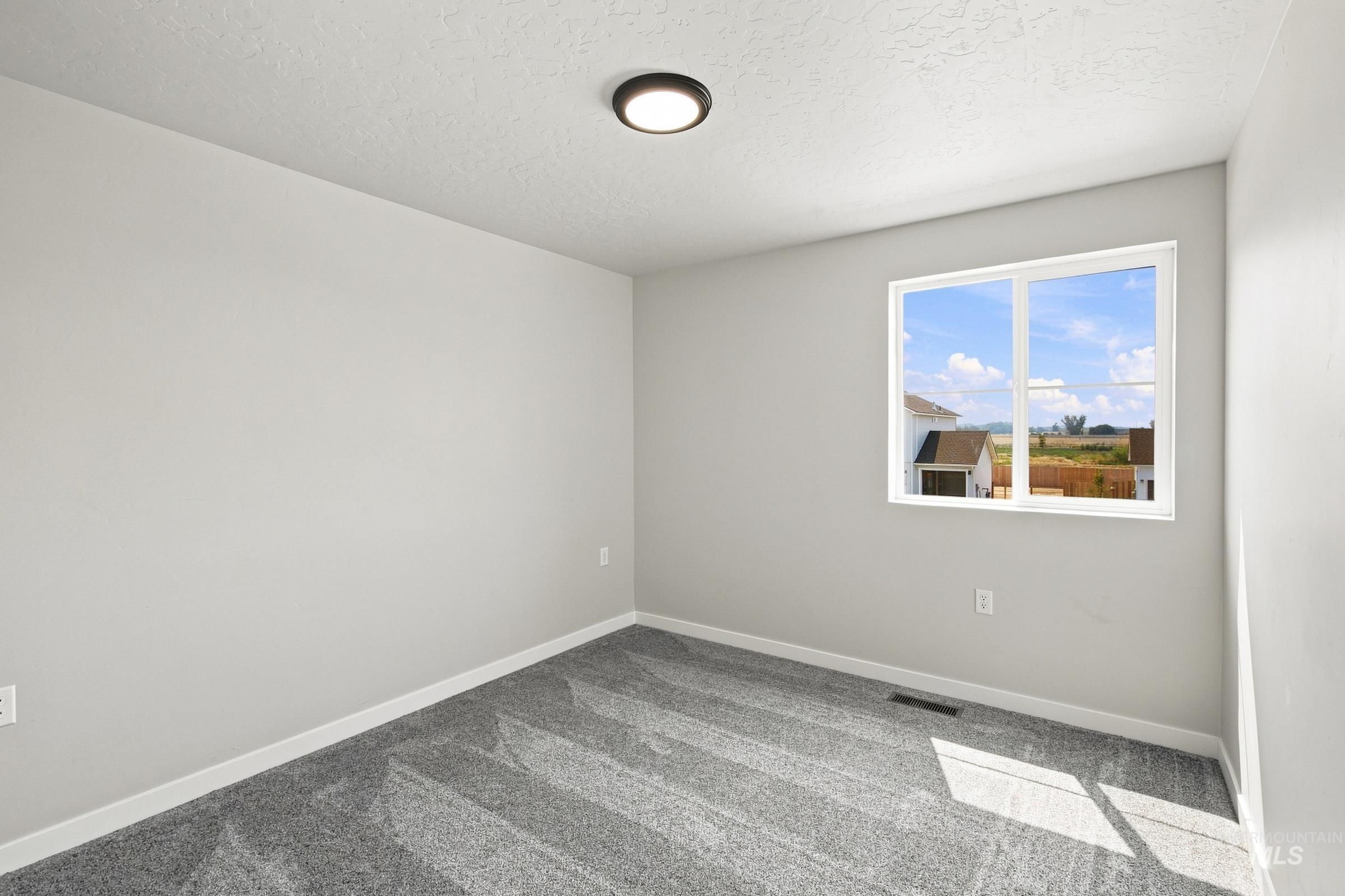 1716 Gyrfalcon St Property Photo 23