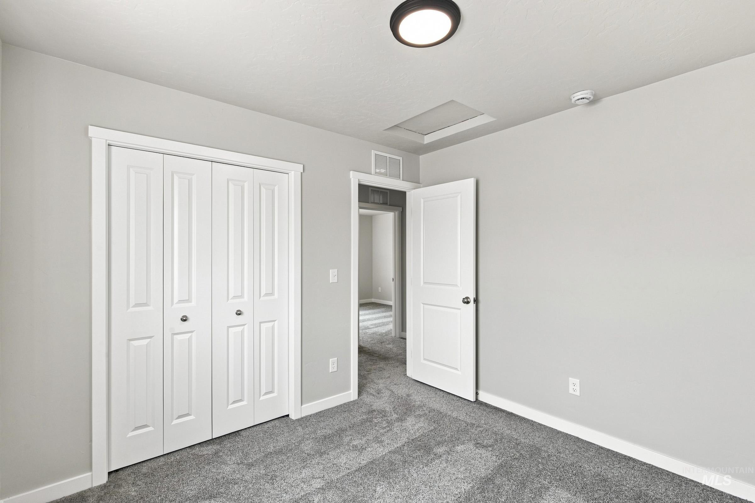 1716 Gyrfalcon St Property Photo 26