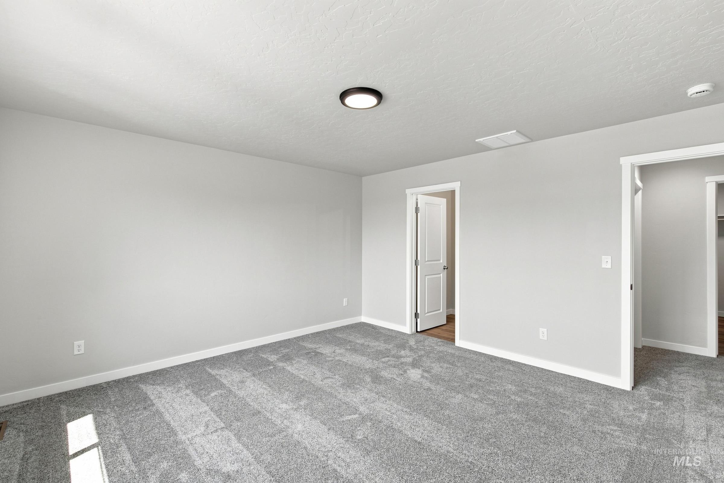1716 Gyrfalcon St Property Photo 28