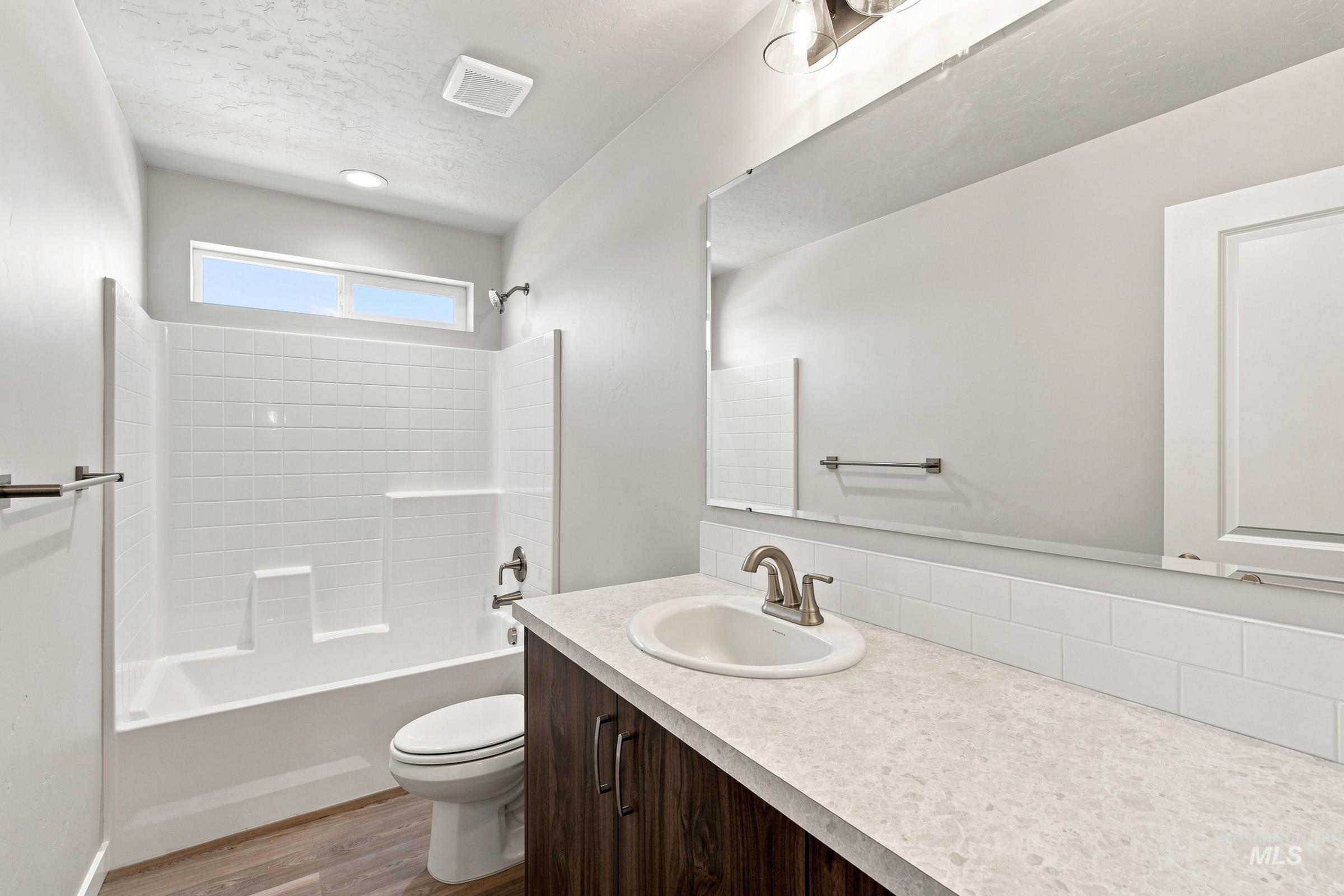 1716 Gyrfalcon St Property Photo 33