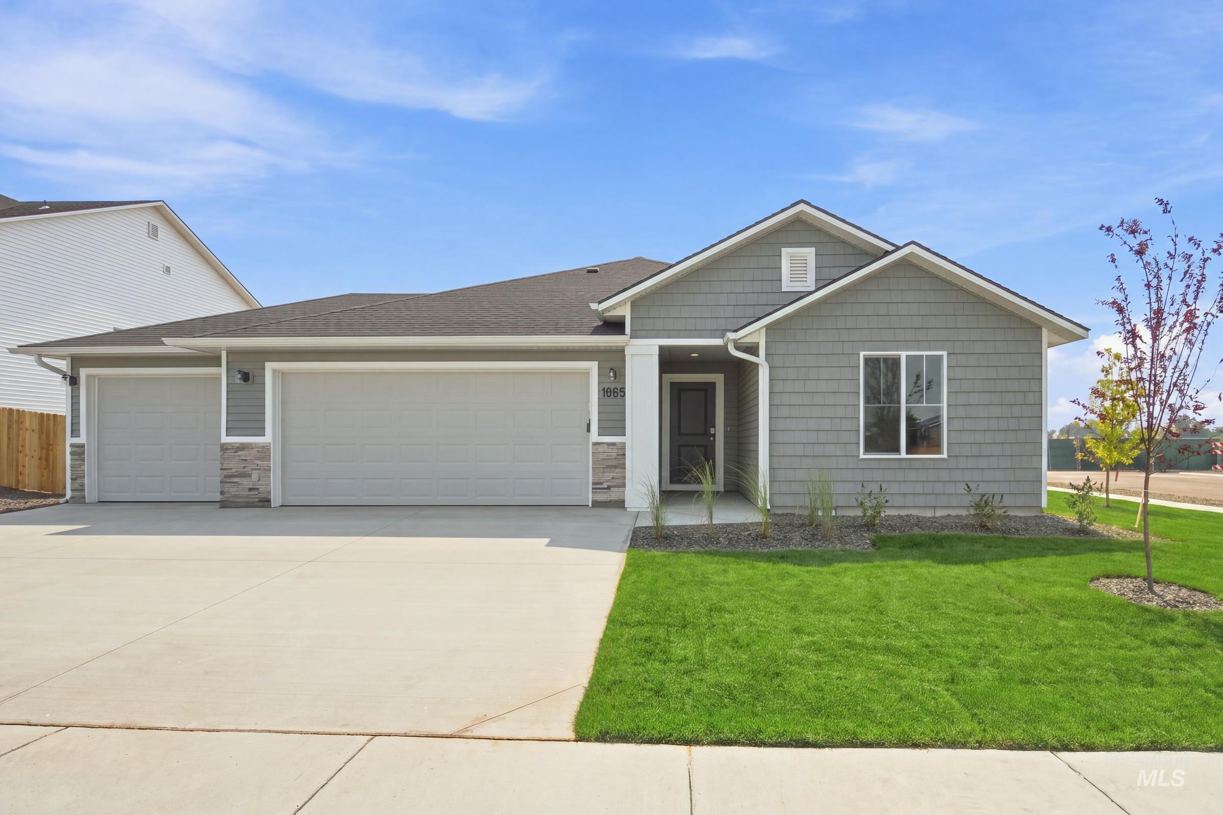 1665 Gyrfalcon St Property Photo 1