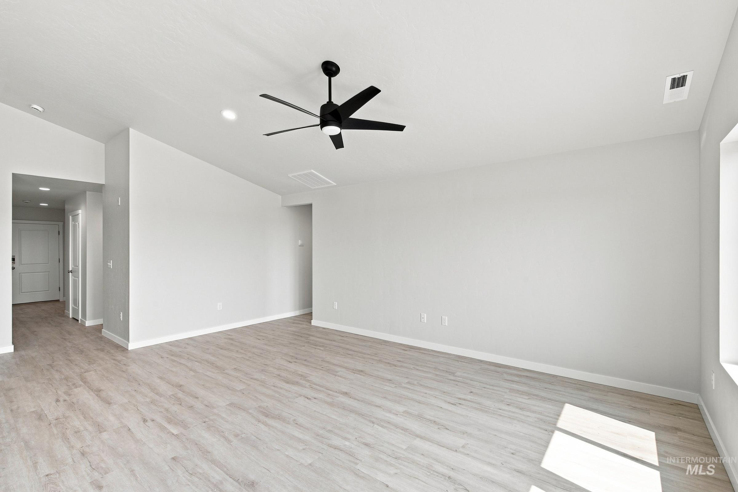 1665 Gyrfalcon St Property Photo 8
