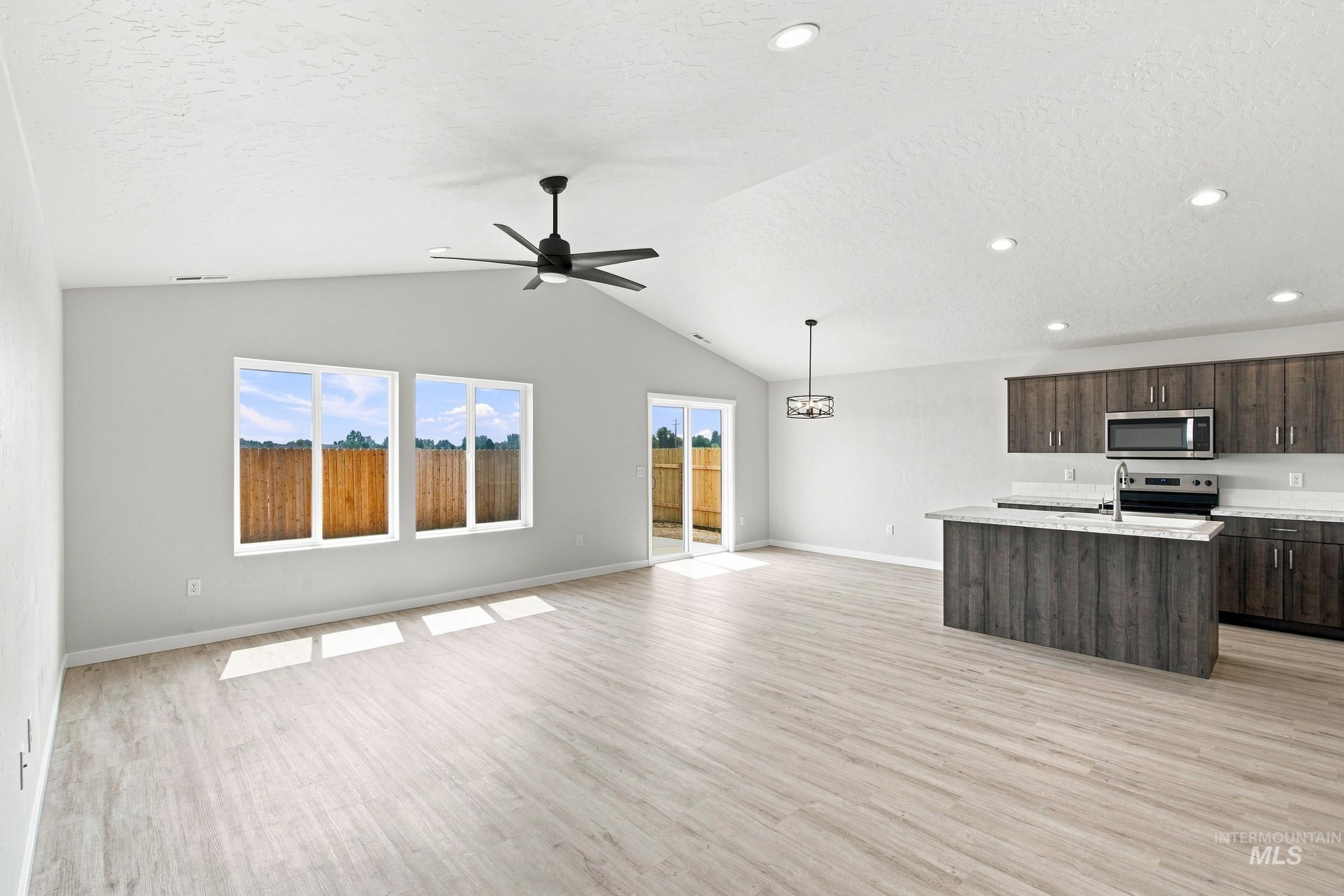 1665 Gyrfalcon St Property Photo 9
