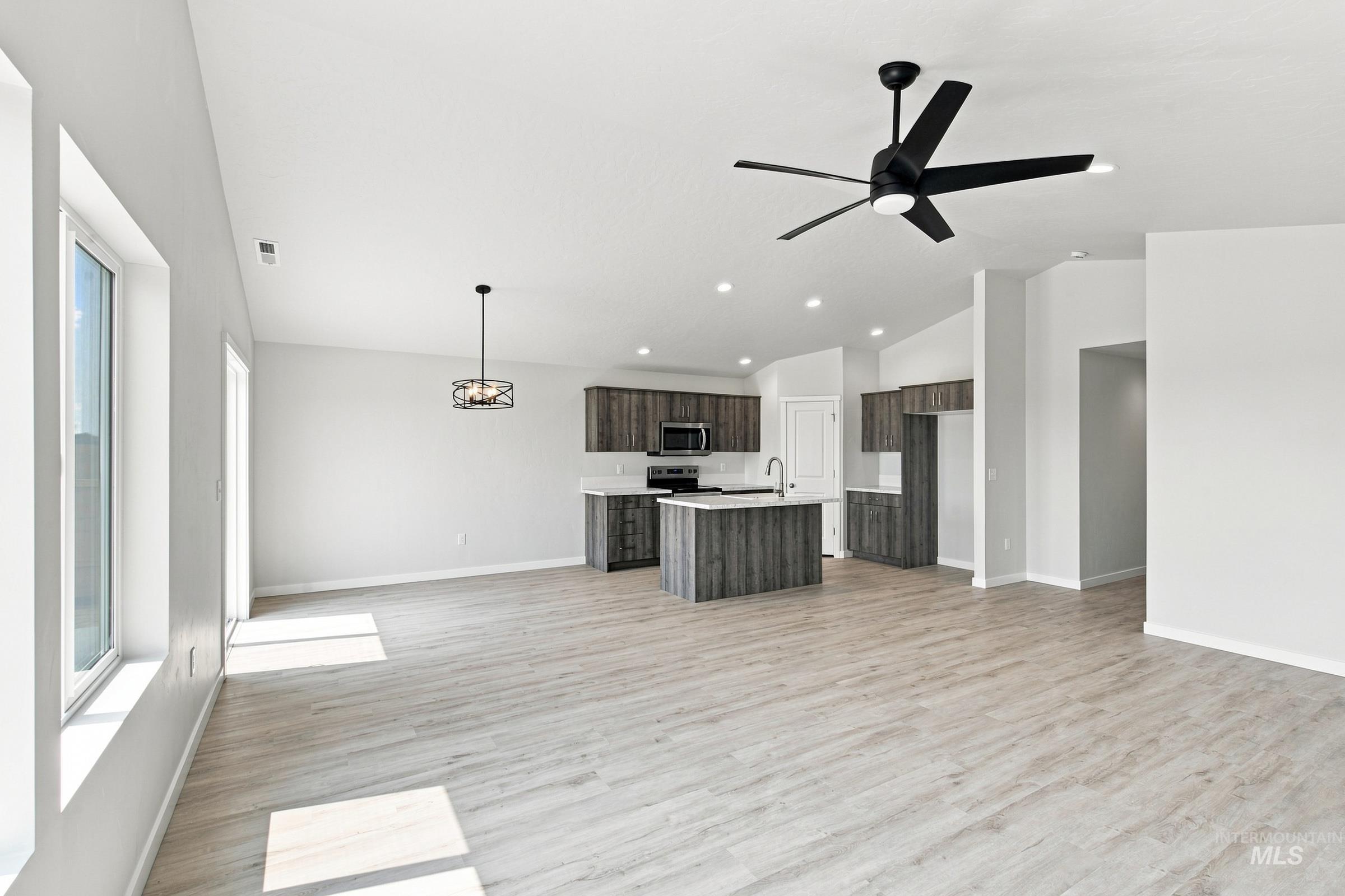 1665 Gyrfalcon St Property Photo 10