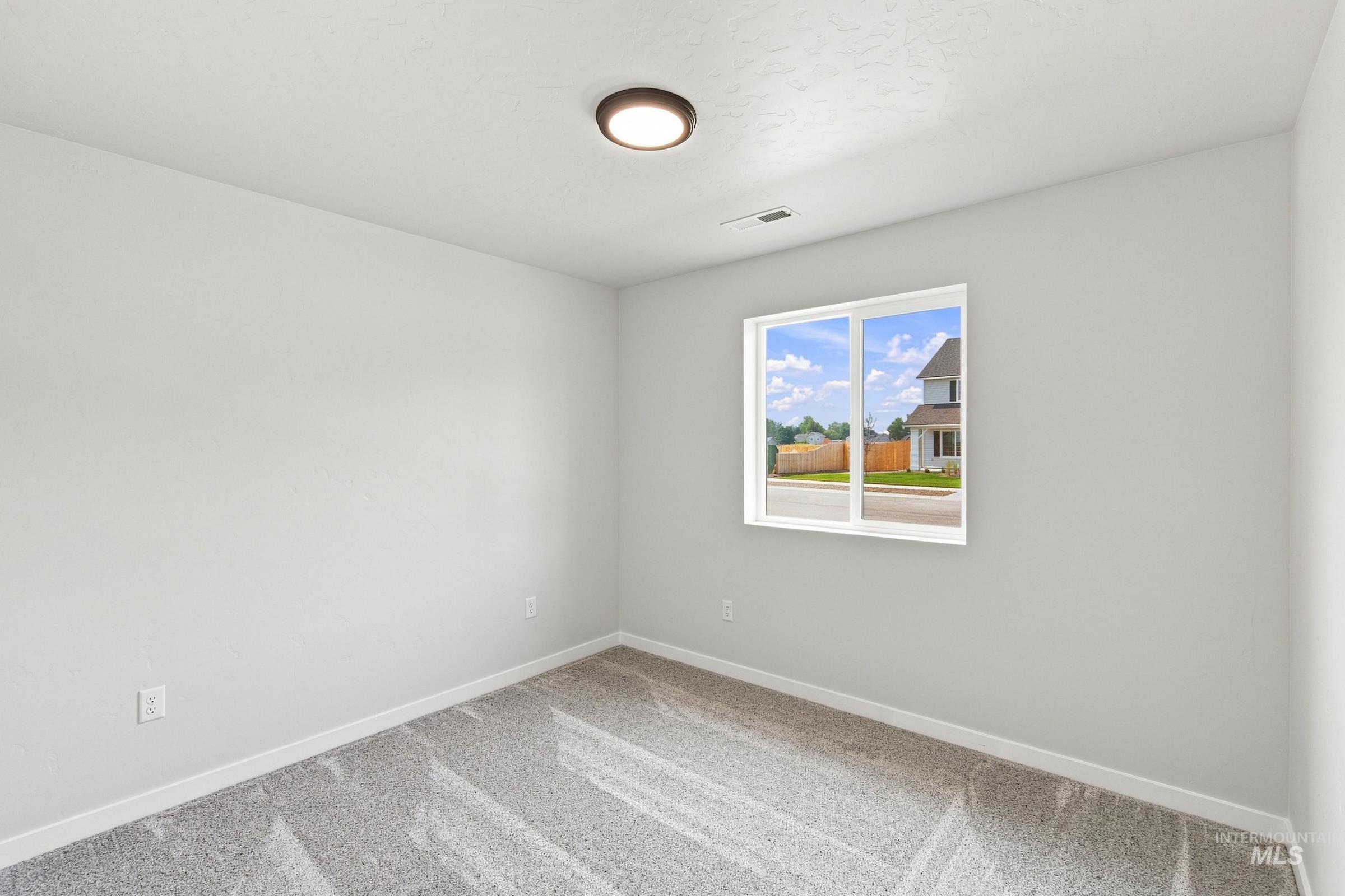 1665 Gyrfalcon St Property Photo 11