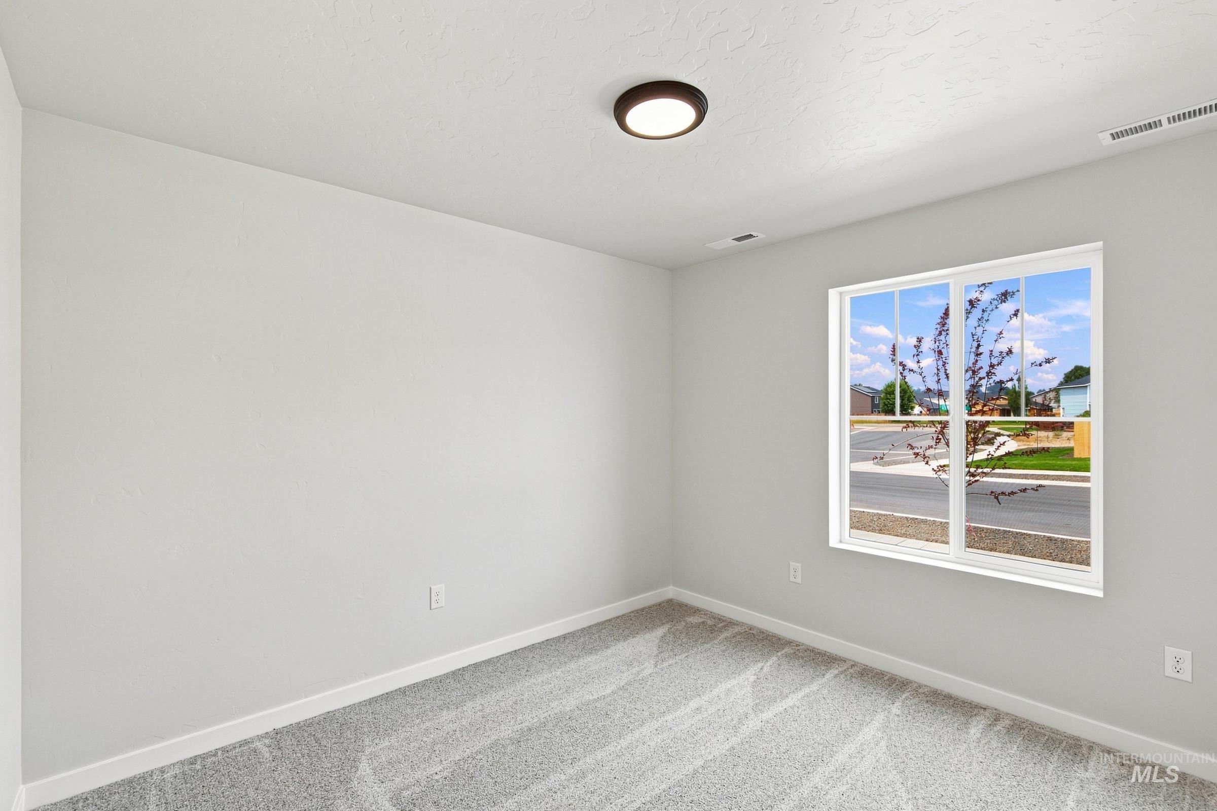 1665 Gyrfalcon St Property Photo 13