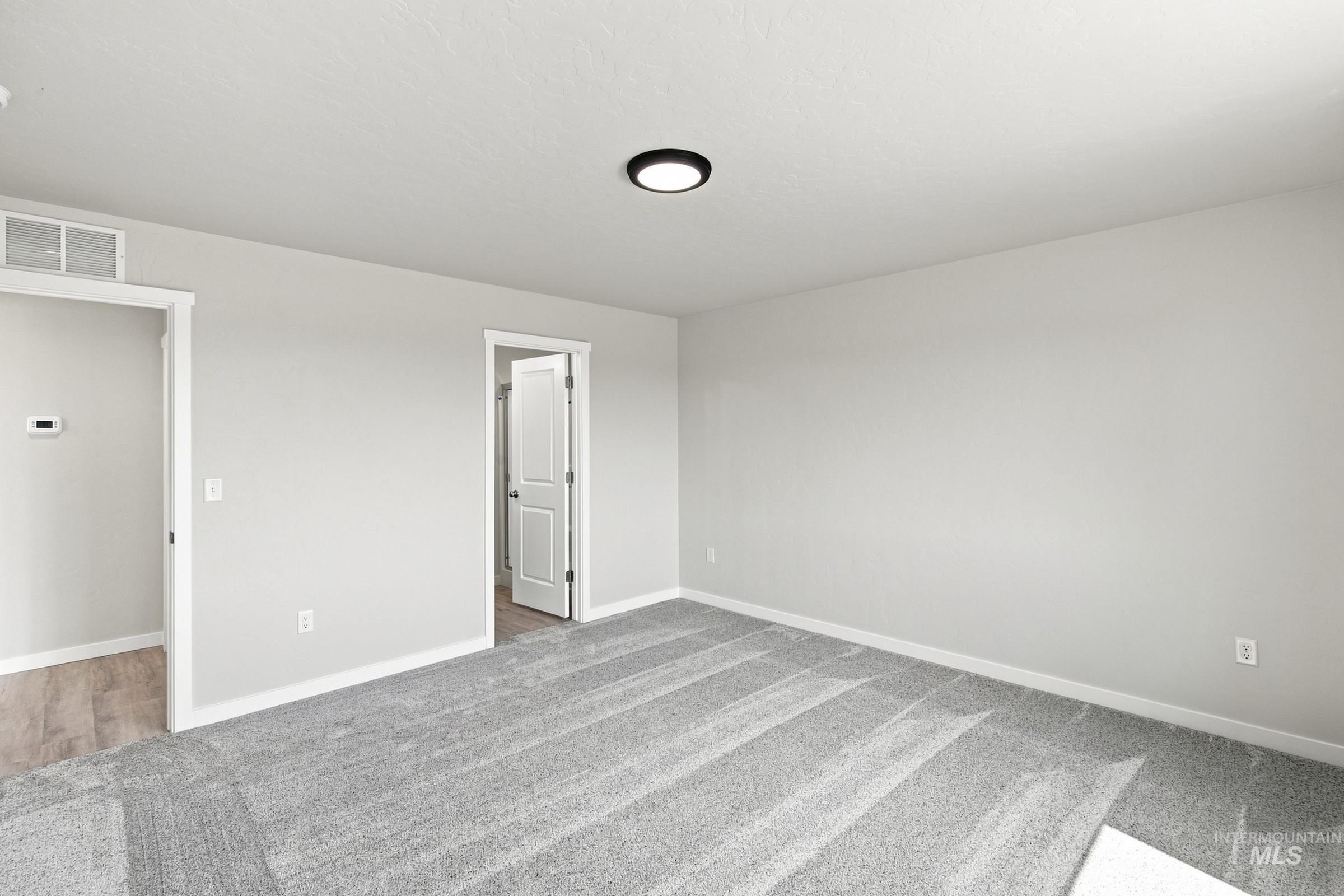 1665 Gyrfalcon St Property Photo 18