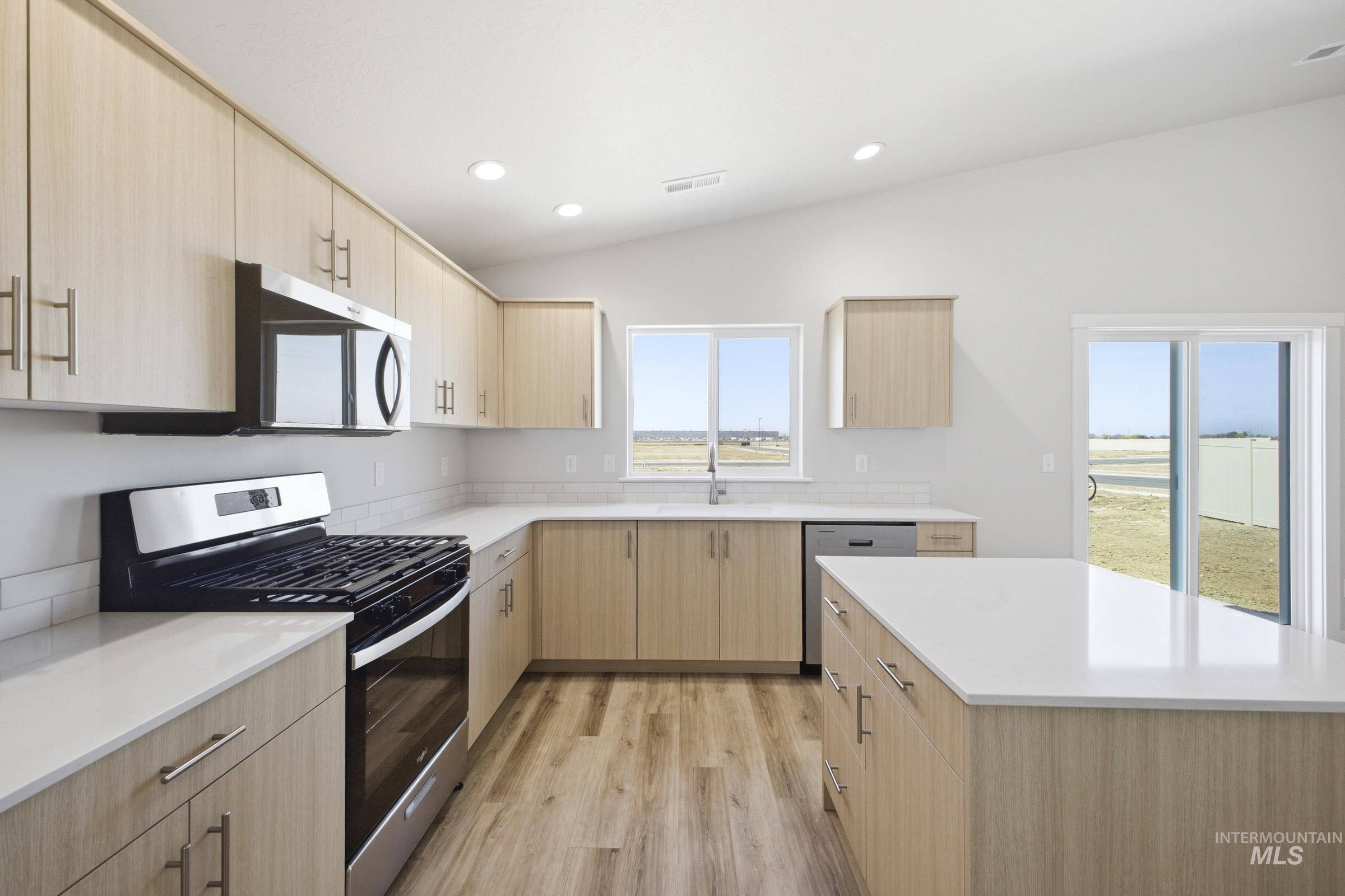 9360 W Blazing Star St Property Photo 5