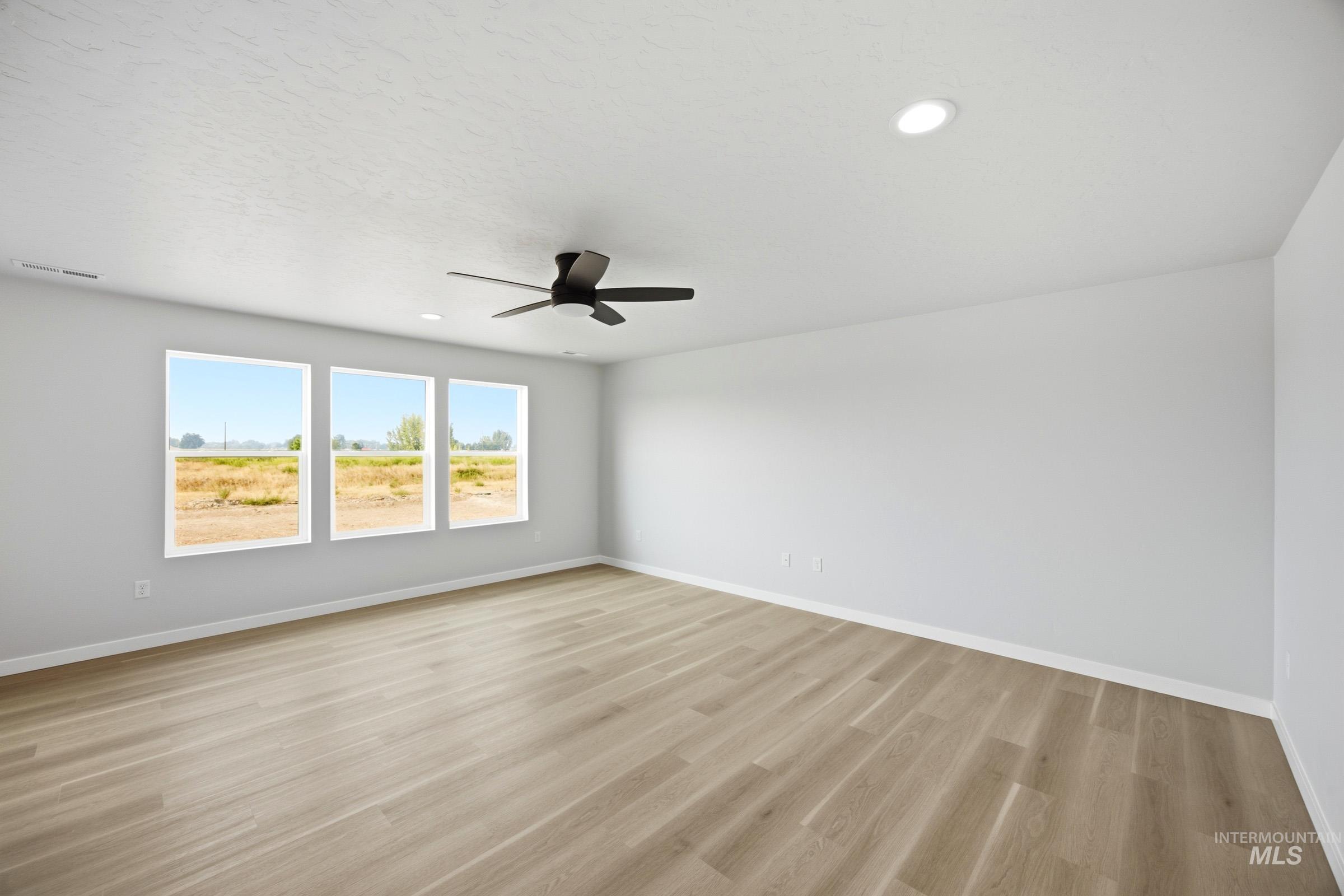 1649 Celina St Property Photo 8