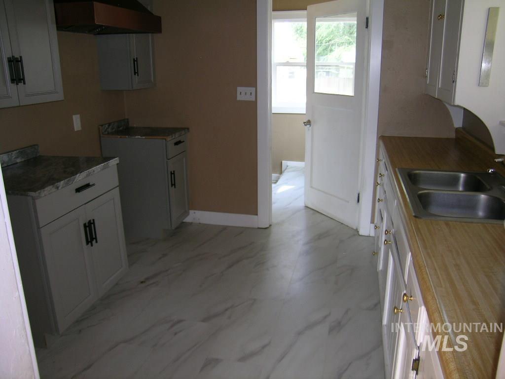 415 20th Ave N Property Photo 4
