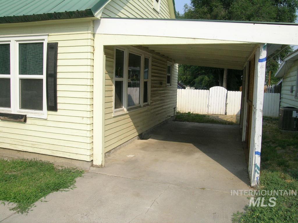 415 20th Ave N Property Photo 15