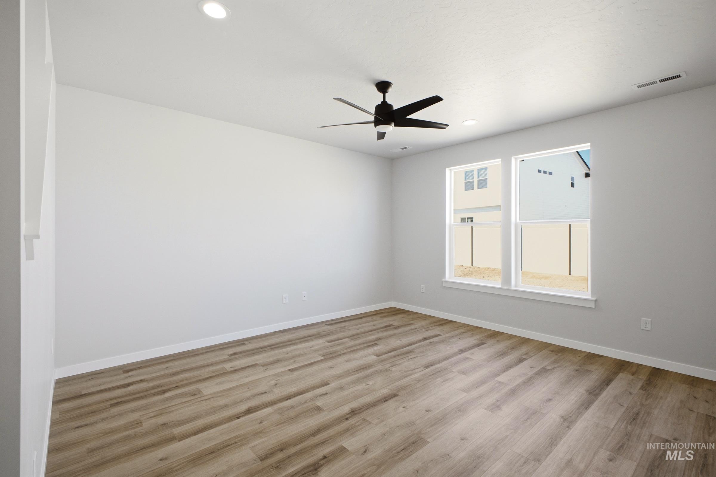 2081 S Summerson Way Property Photo 8