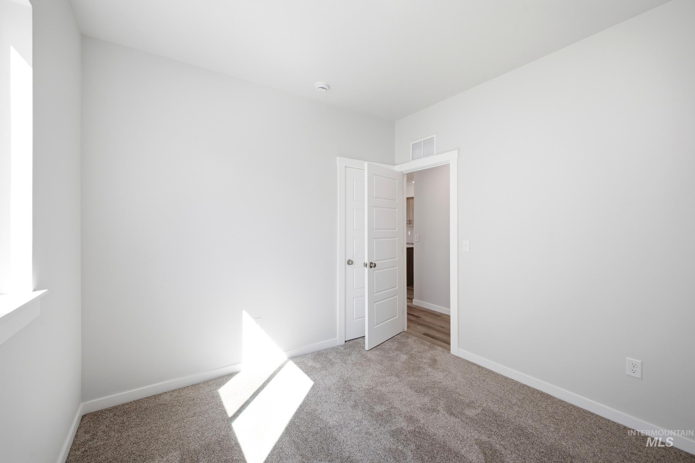 2081 S Summerson Way Property Photo 12