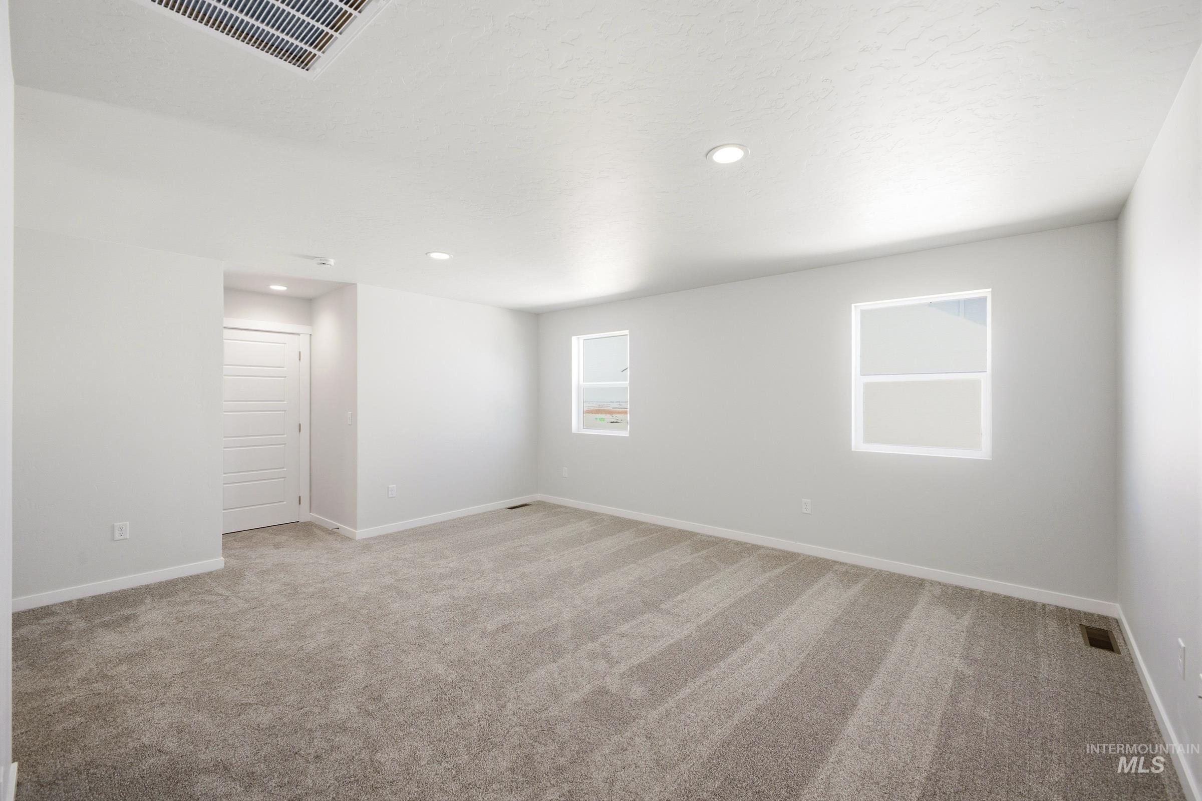 2081 S Summerson Way Property Photo 15