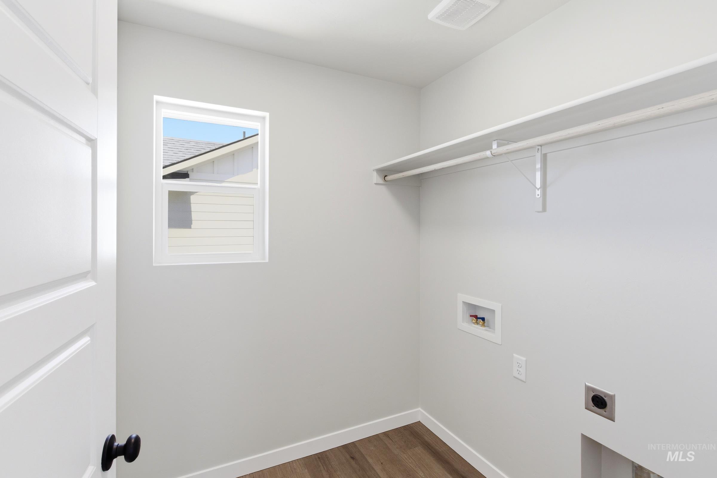 2081 S Summerson Way Property Photo 17