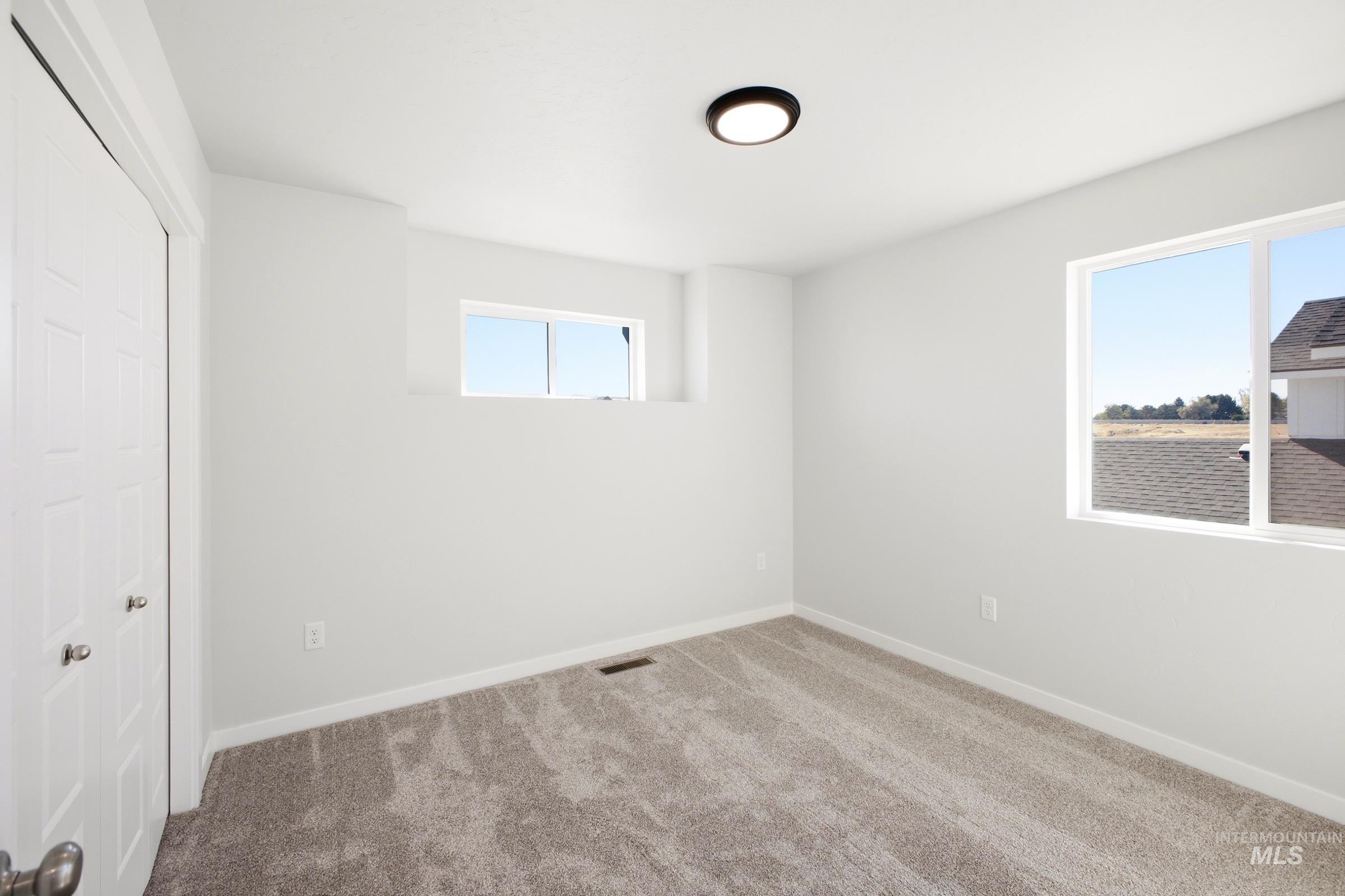 2081 S Summerson Way Property Photo 17