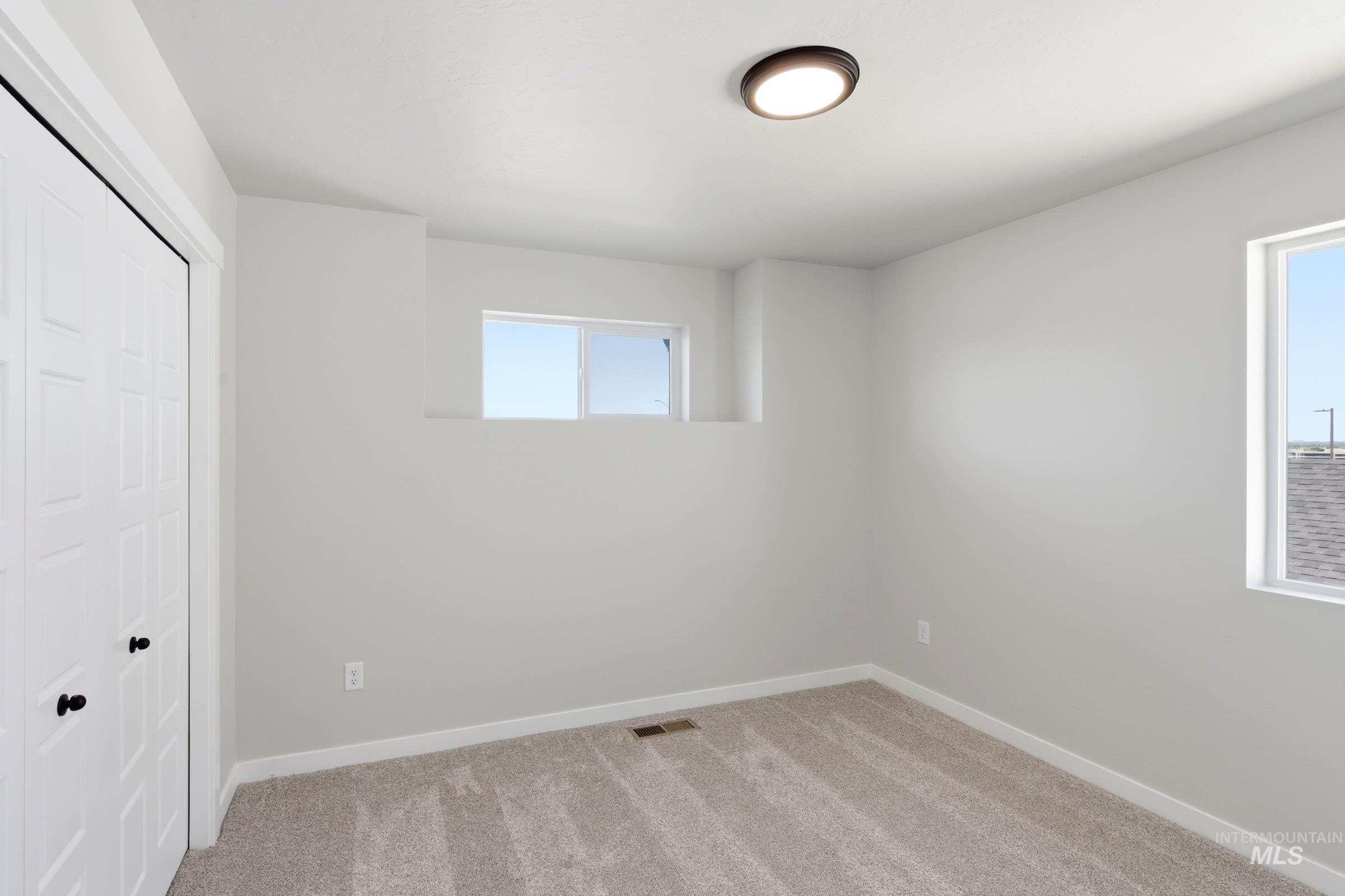 2081 S Summerson Way Property Photo 18