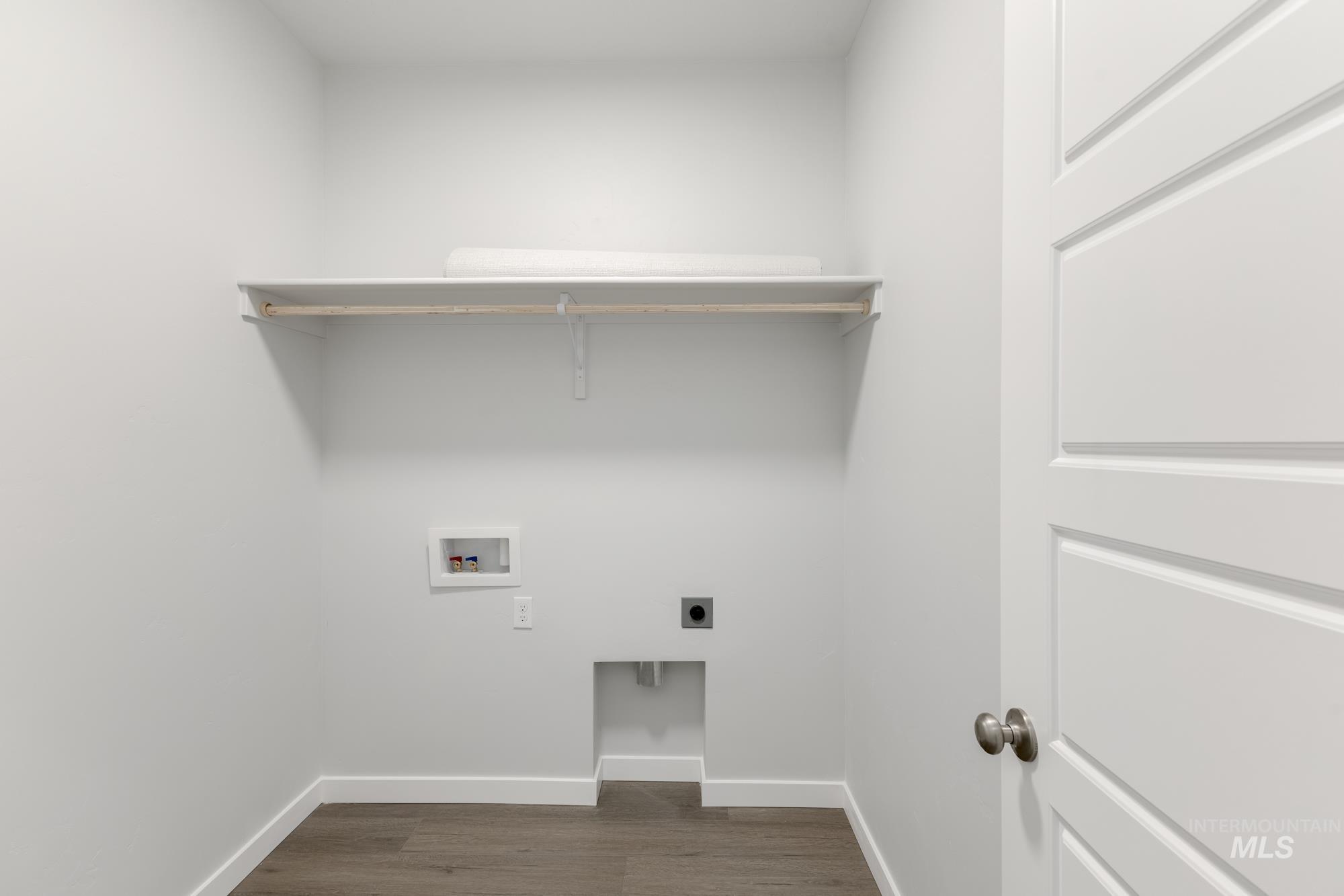 2095 S Summerson Way Property Photo 10