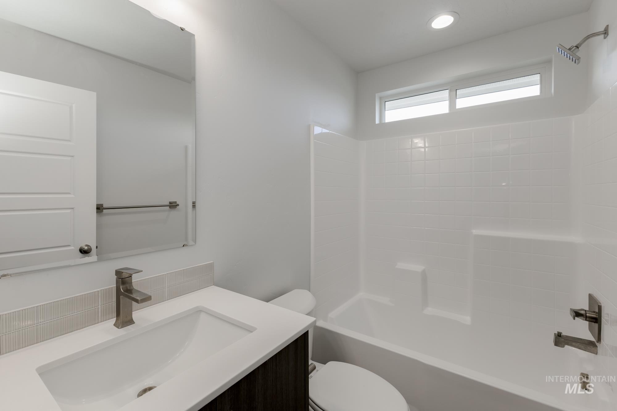 2095 S Summerson Way Property Photo 14