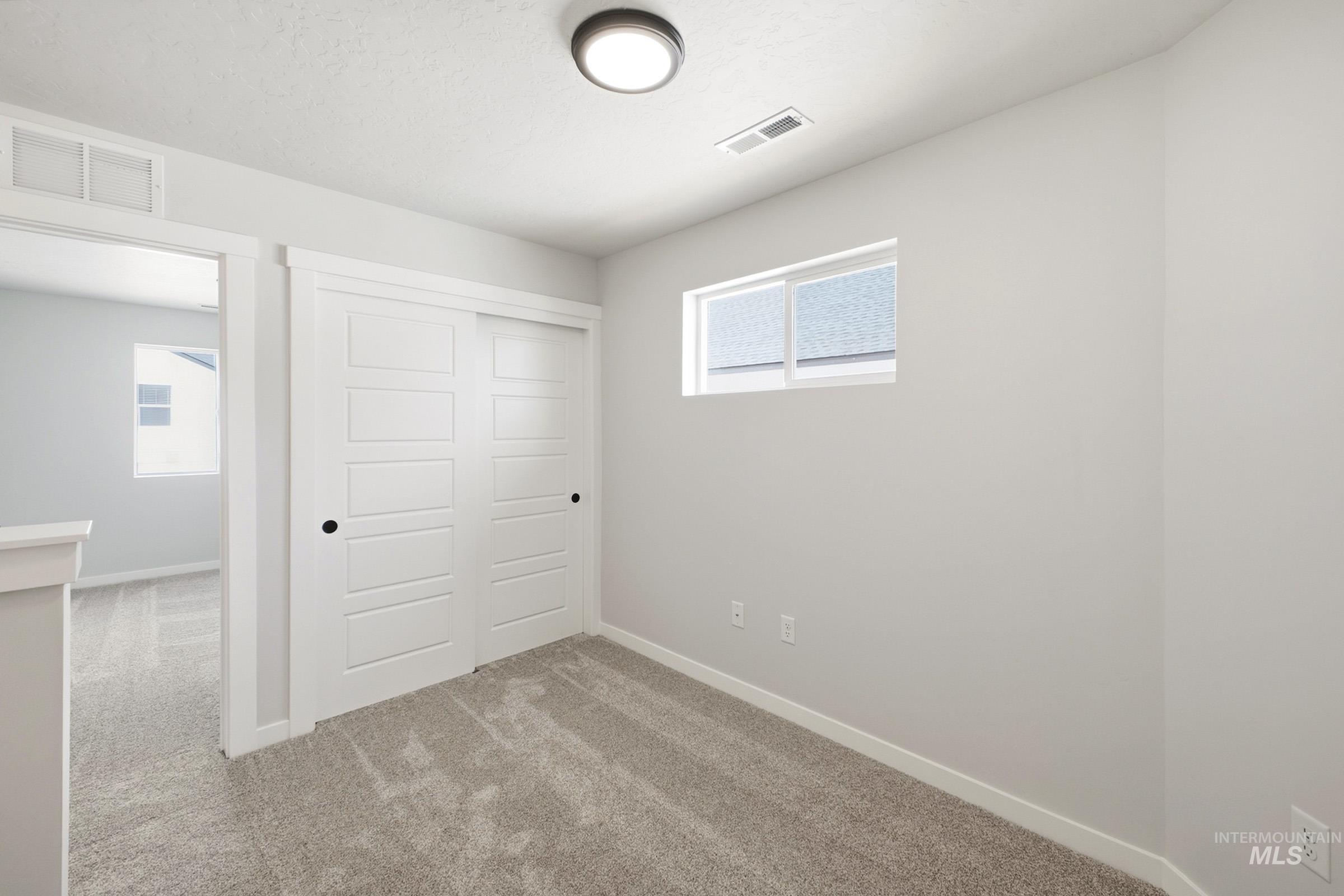 2095 S Summerson Way Property Photo 14