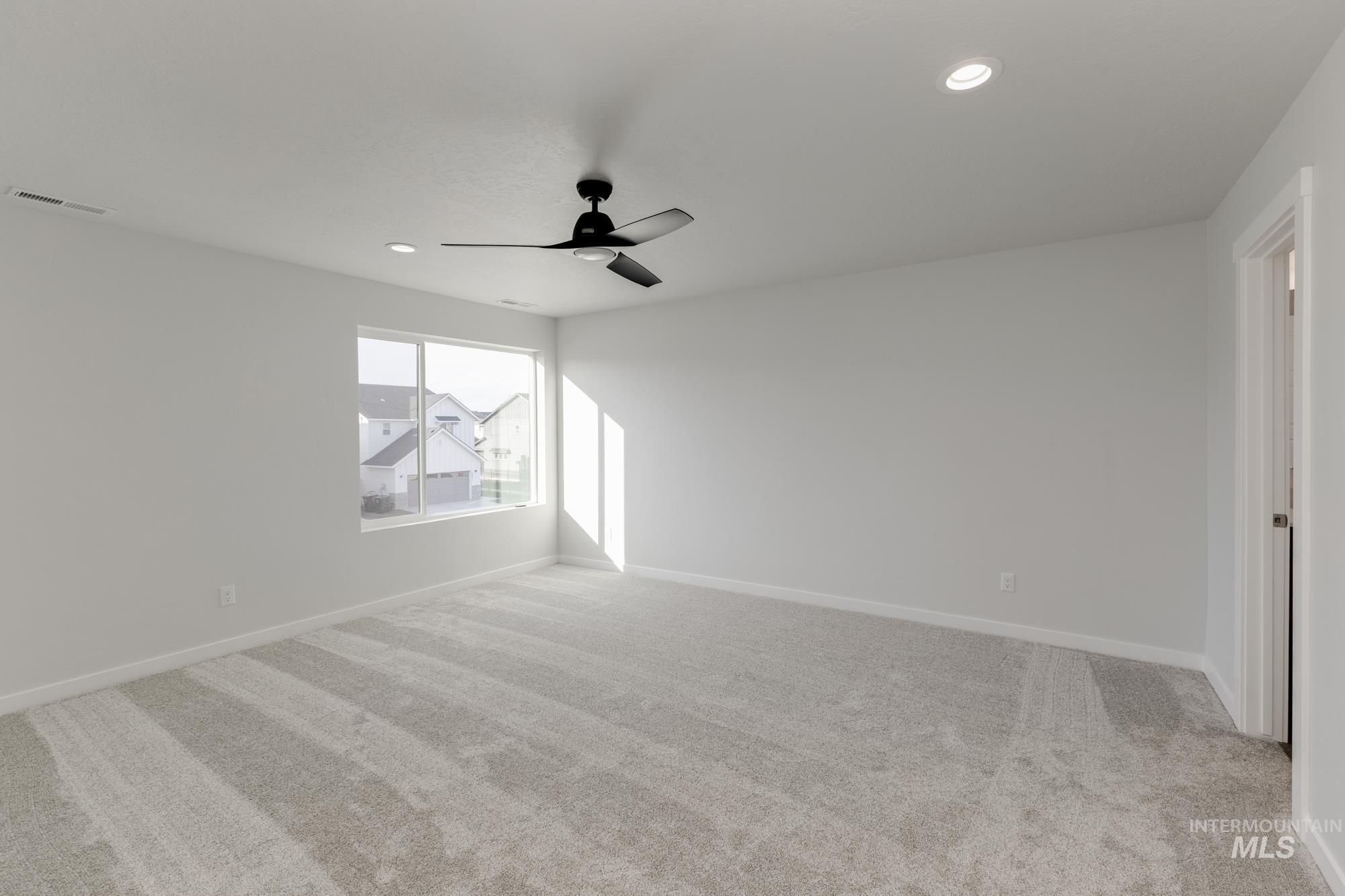 2095 S Summerson Way Property Photo 15
