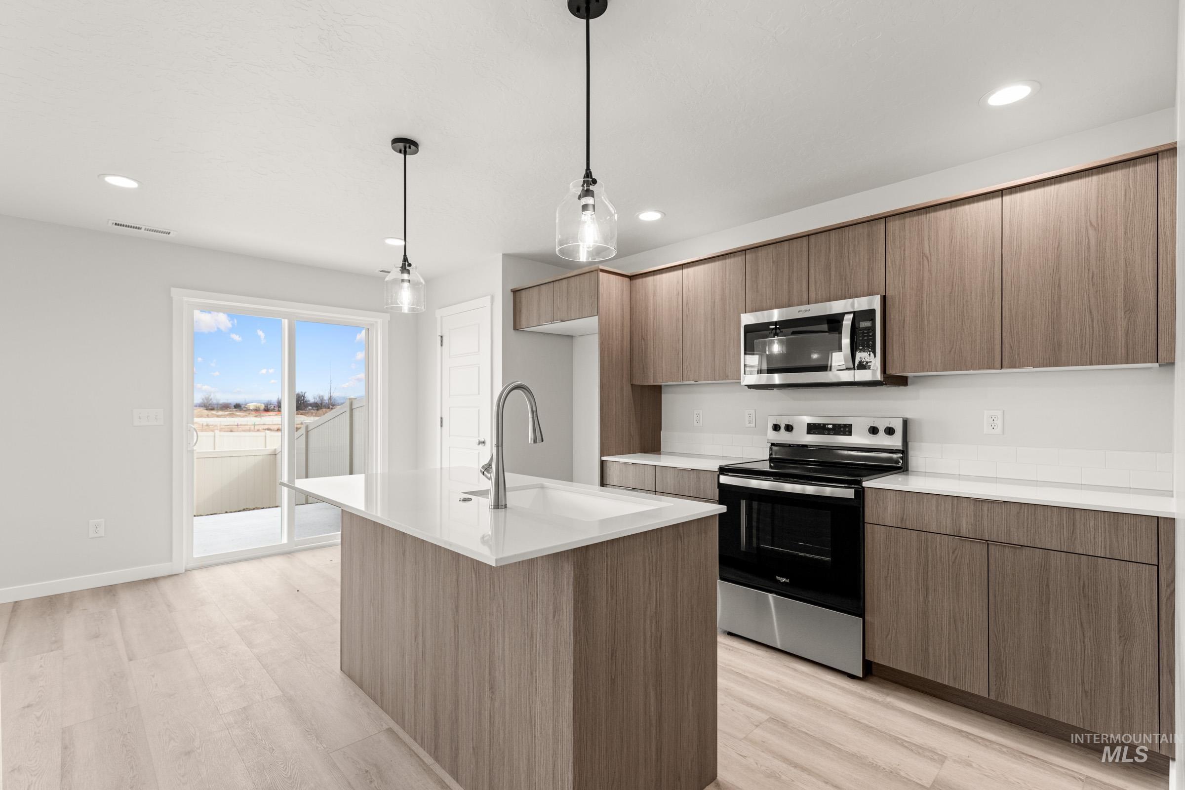 16210 Andes Ave Property Photo 6