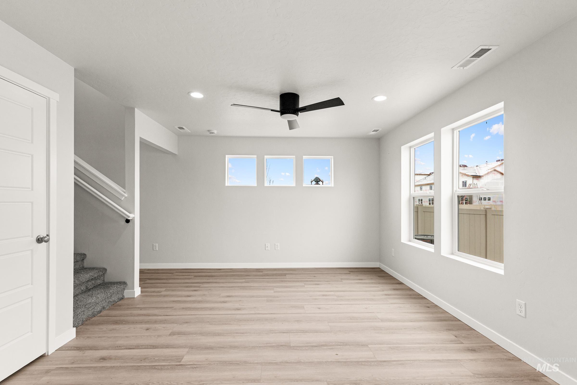 16210 Andes Ave Property Photo 7