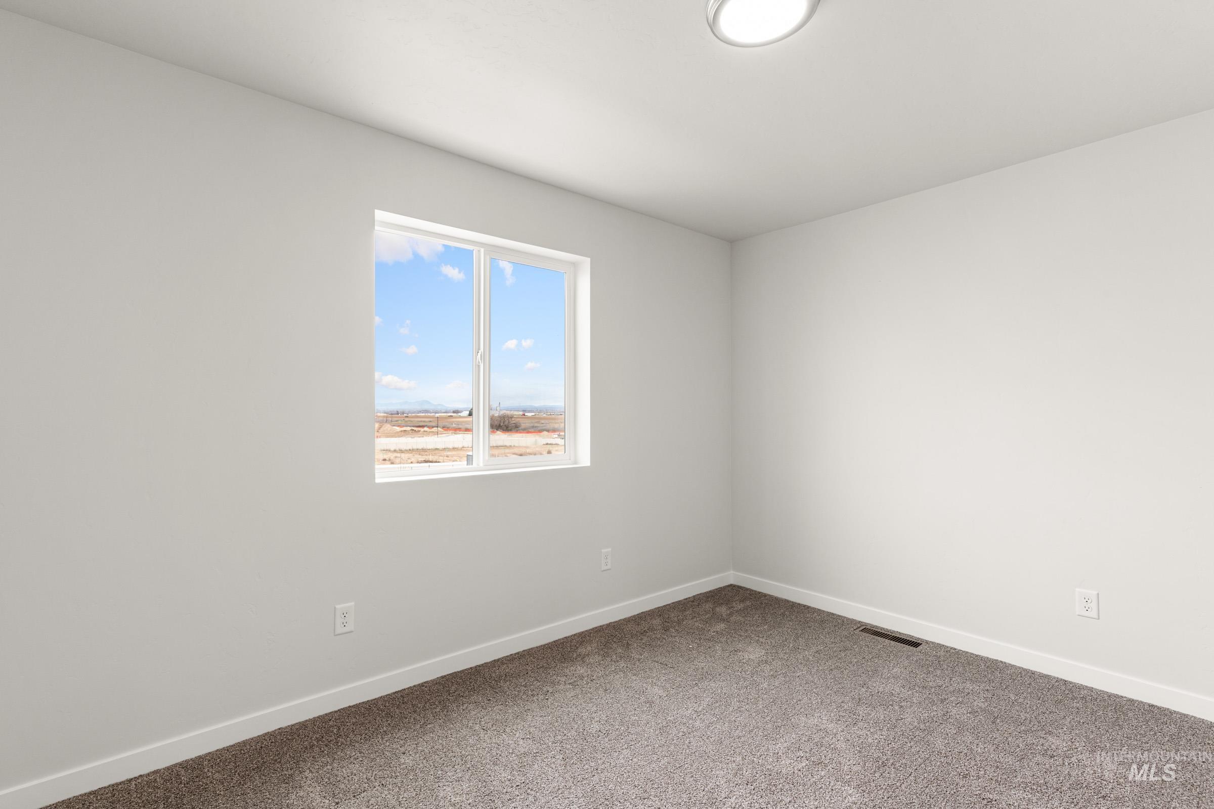 16210 Andes Ave Property Photo 12