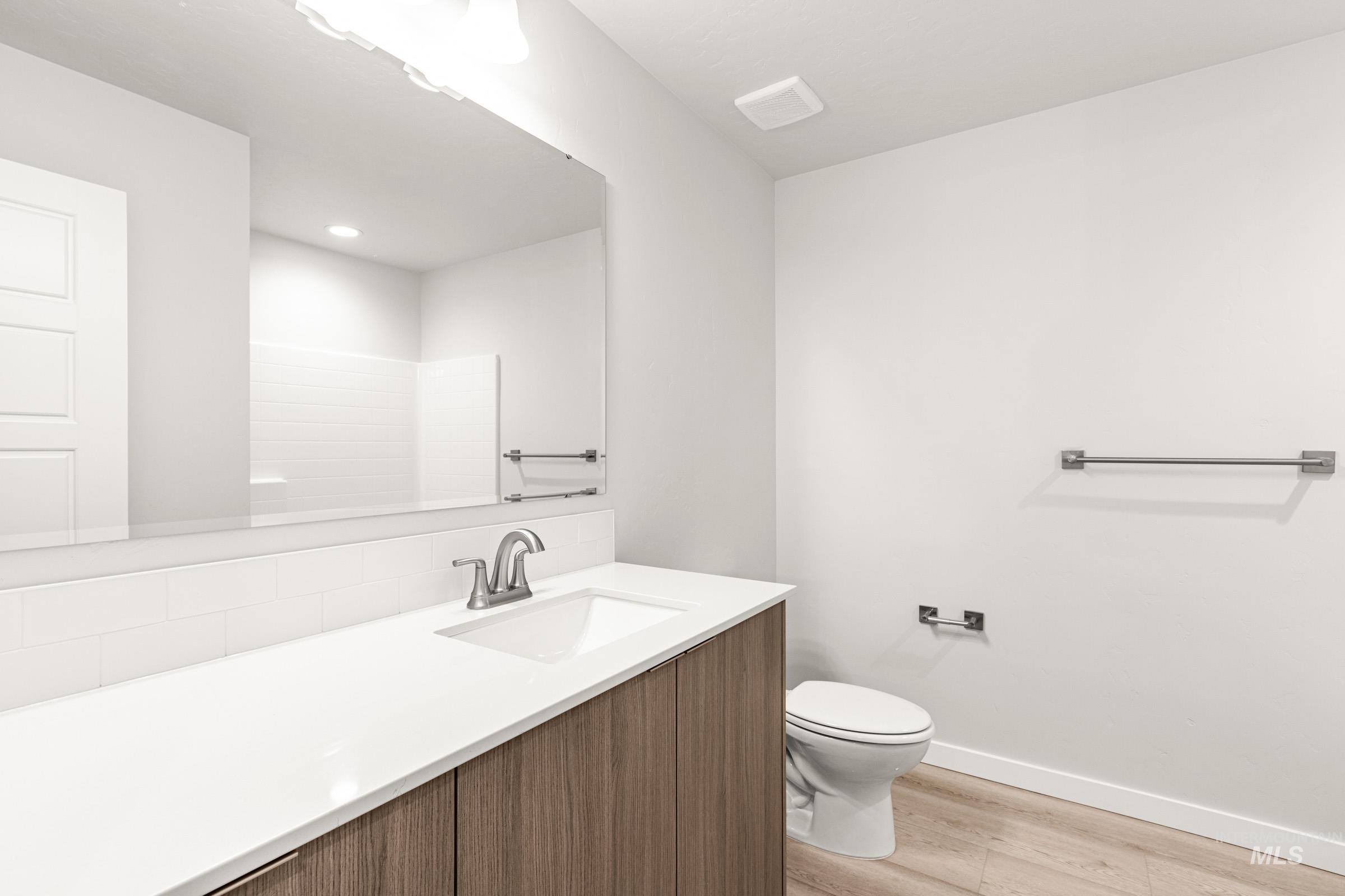 16210 Andes Ave Property Photo 13