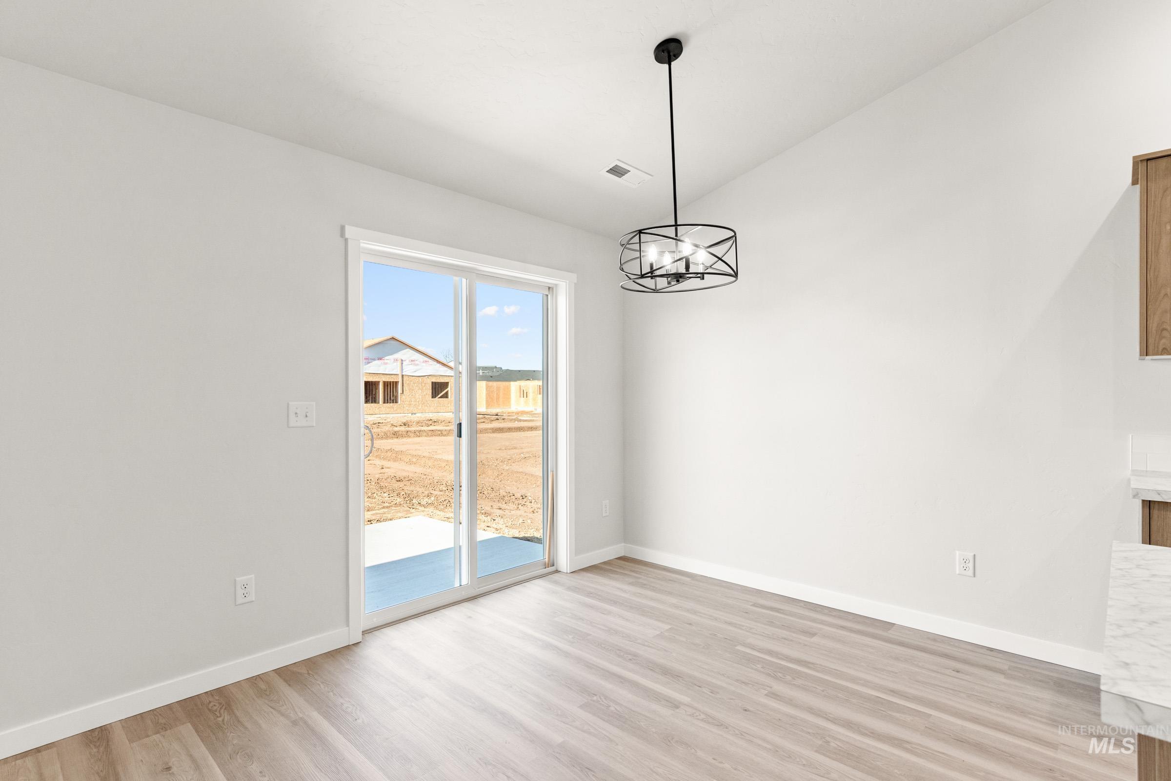 14128 Shiny Spruce St Property Photo 9
