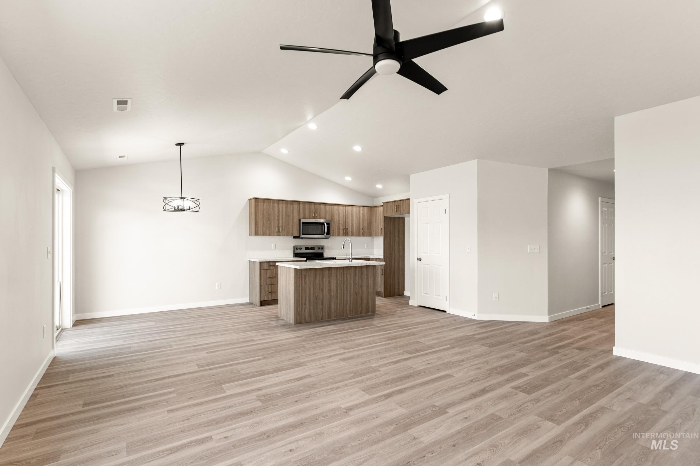 14128 Shiny Spruce St Property Photo 11