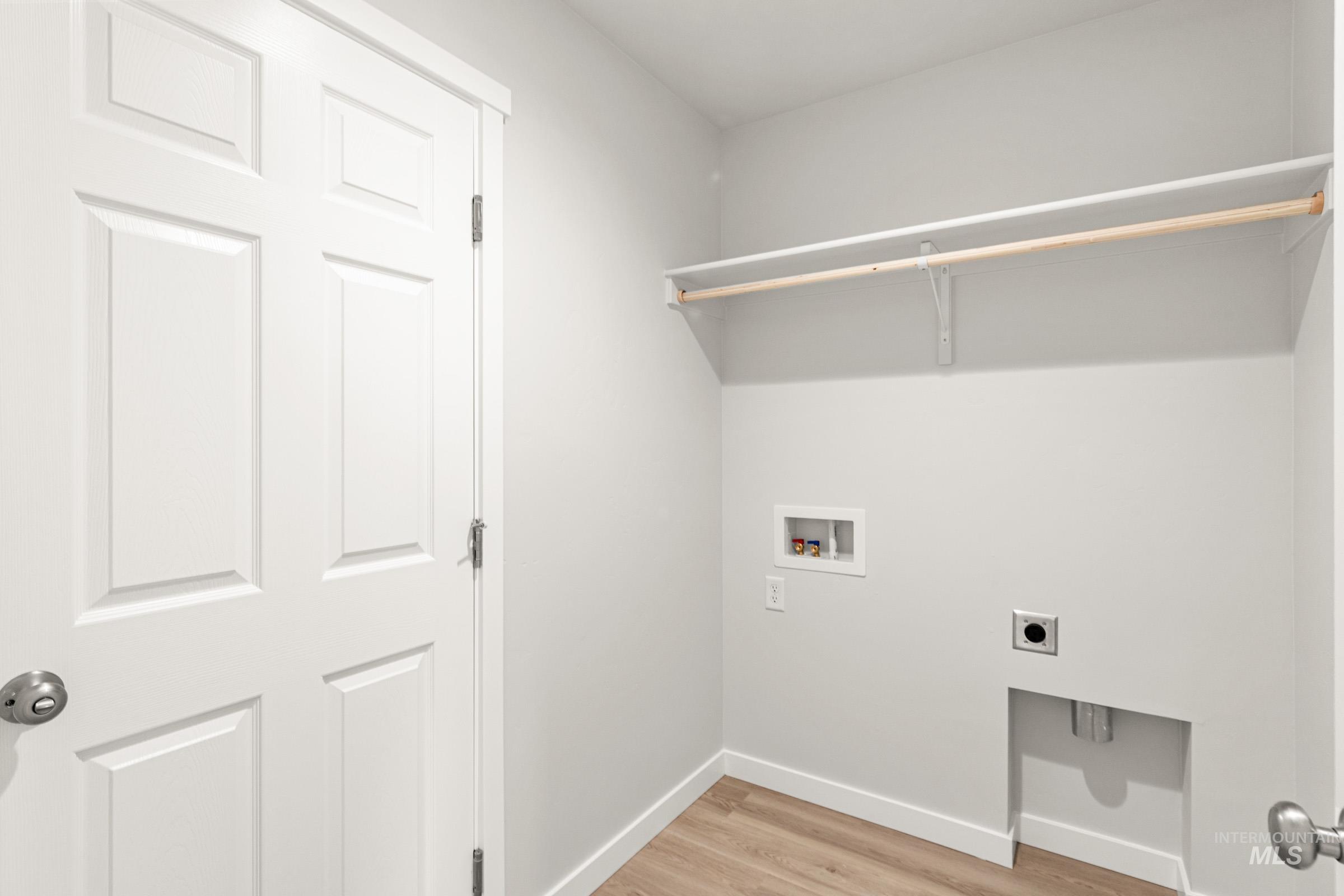 14128 Shiny Spruce St Property Photo 15