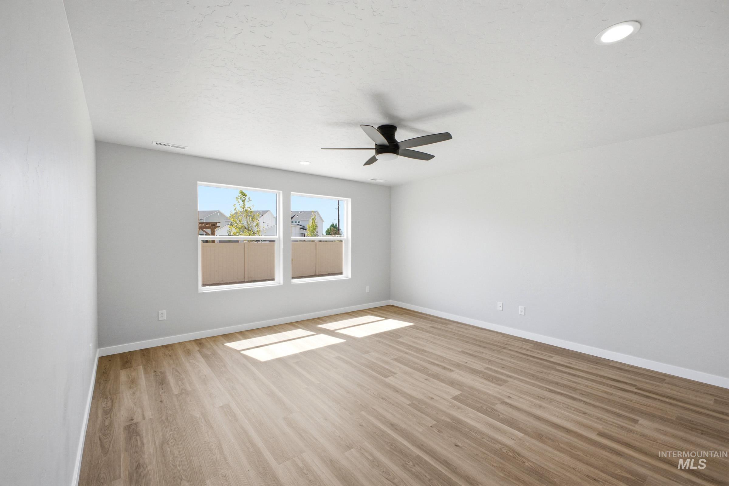 2383 W Fallon Lp Property Photo 7