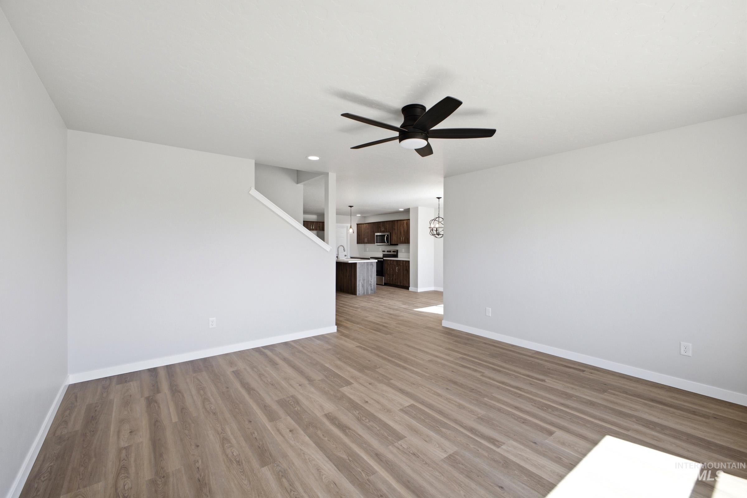 2383 W Fallon Lp Property Photo 8