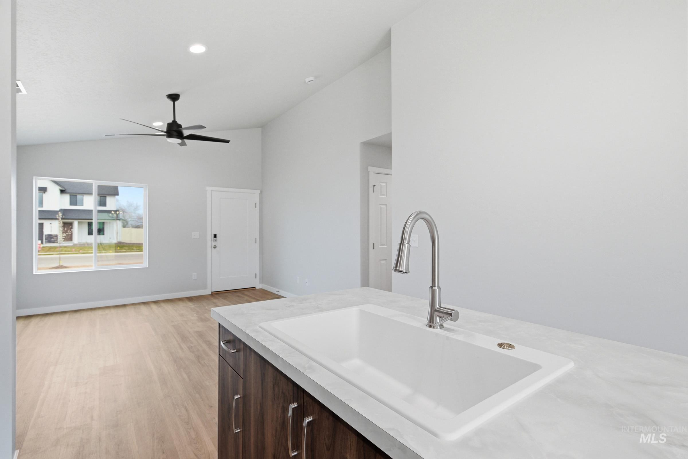4414 S Amsterdam Ave Property Photo 7